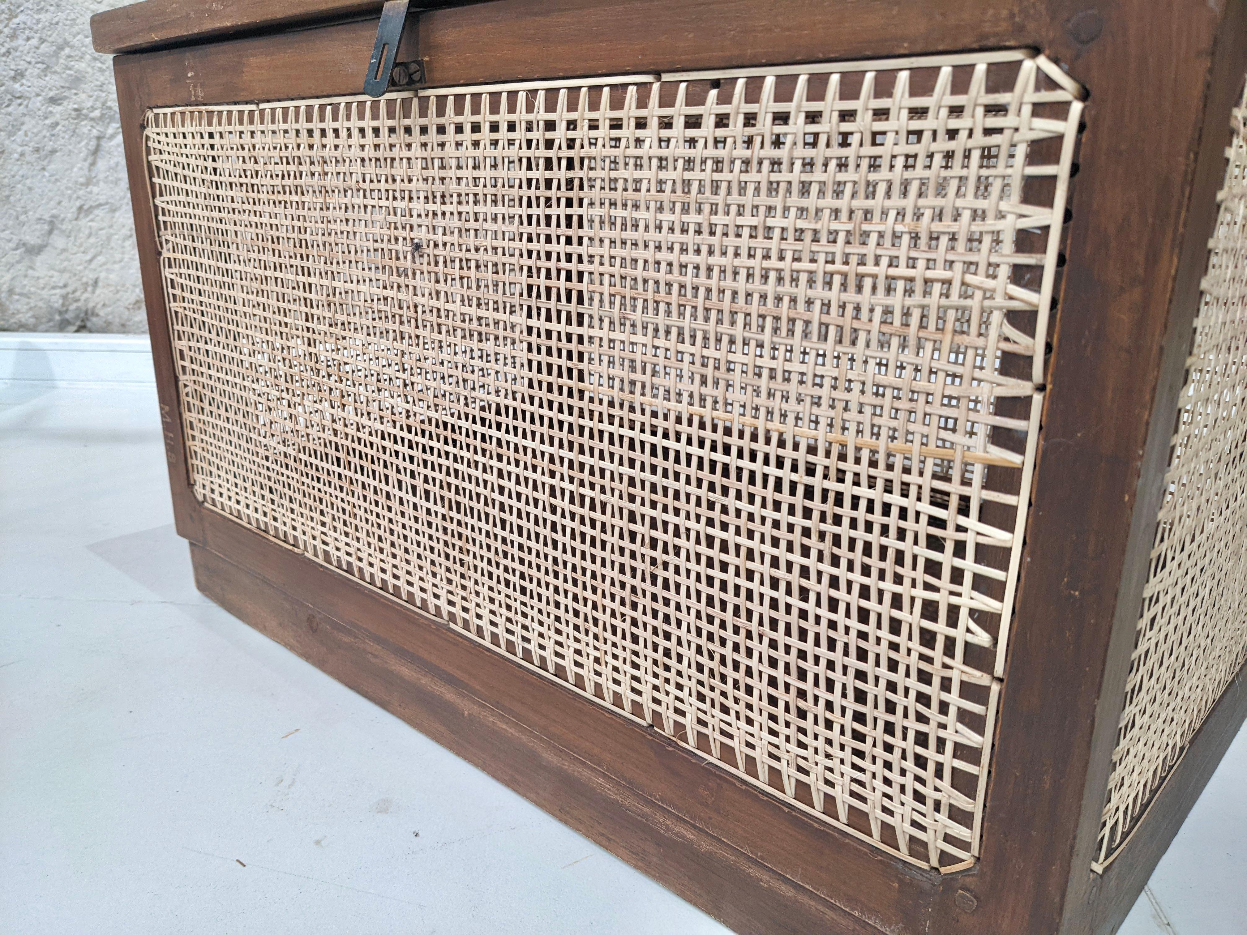 Linen box by Pierre Jeanneret 2