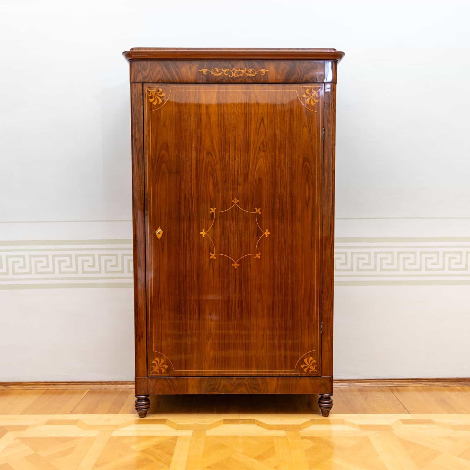 Veneer Linen Cabinet with one door, polished walnut with inlays, Mid-19th Century For Sale