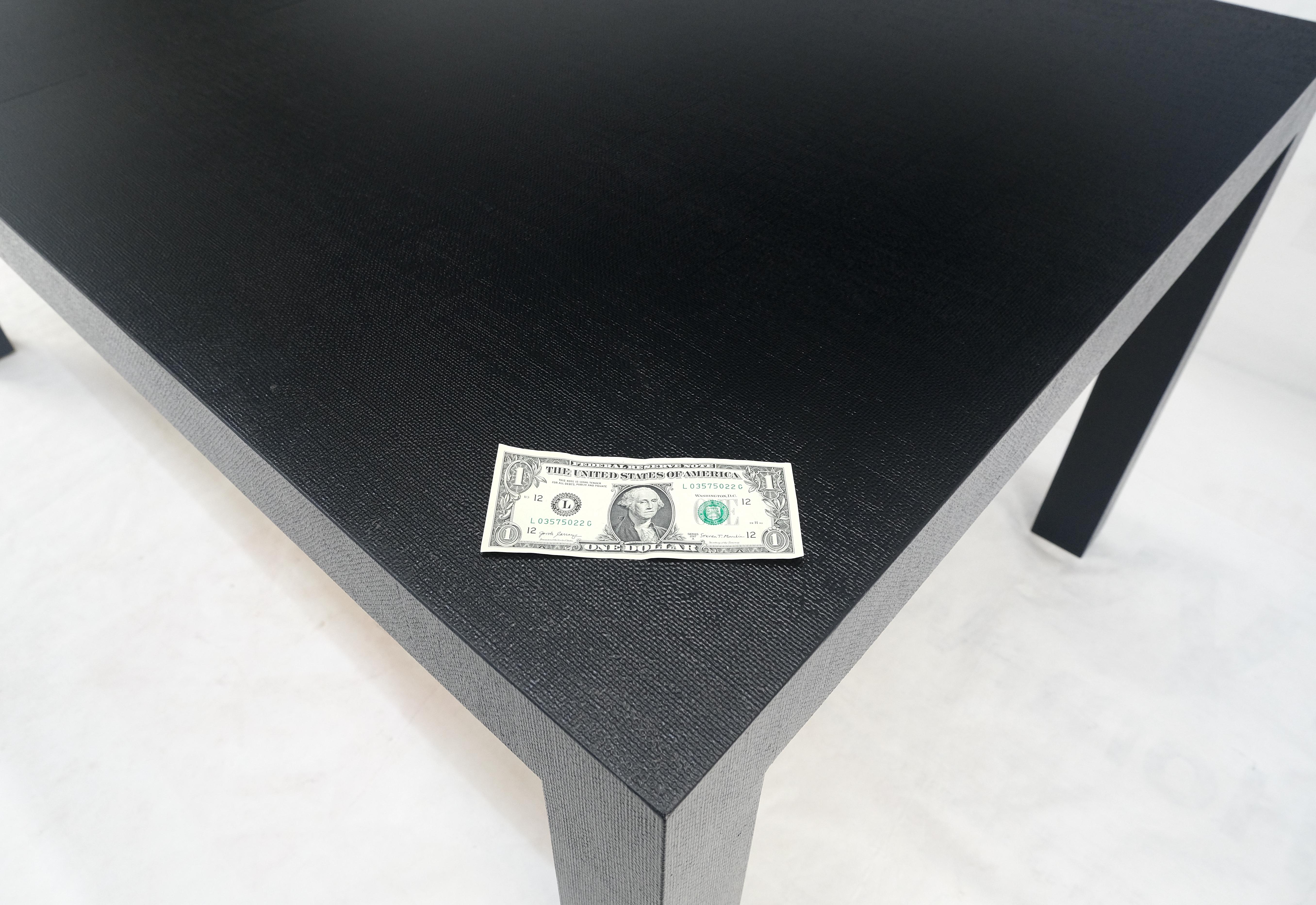 Toile Table de salle à manger Parsons mi-siècle compacte à une feuille en lin et laque noire en vente