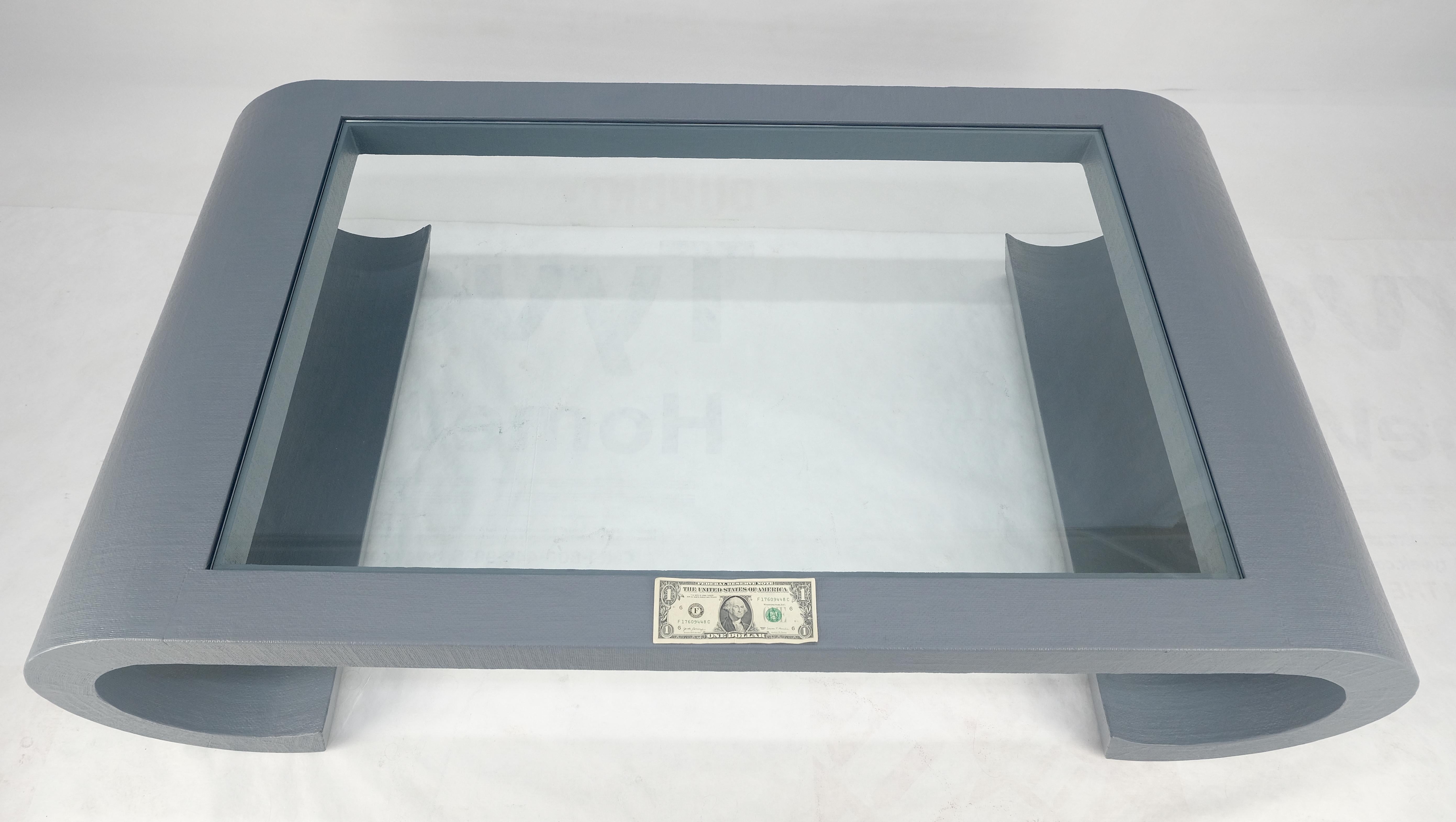 Toile Table basse MCM gris argenté C en forme de volute avec dessus en verre en vente