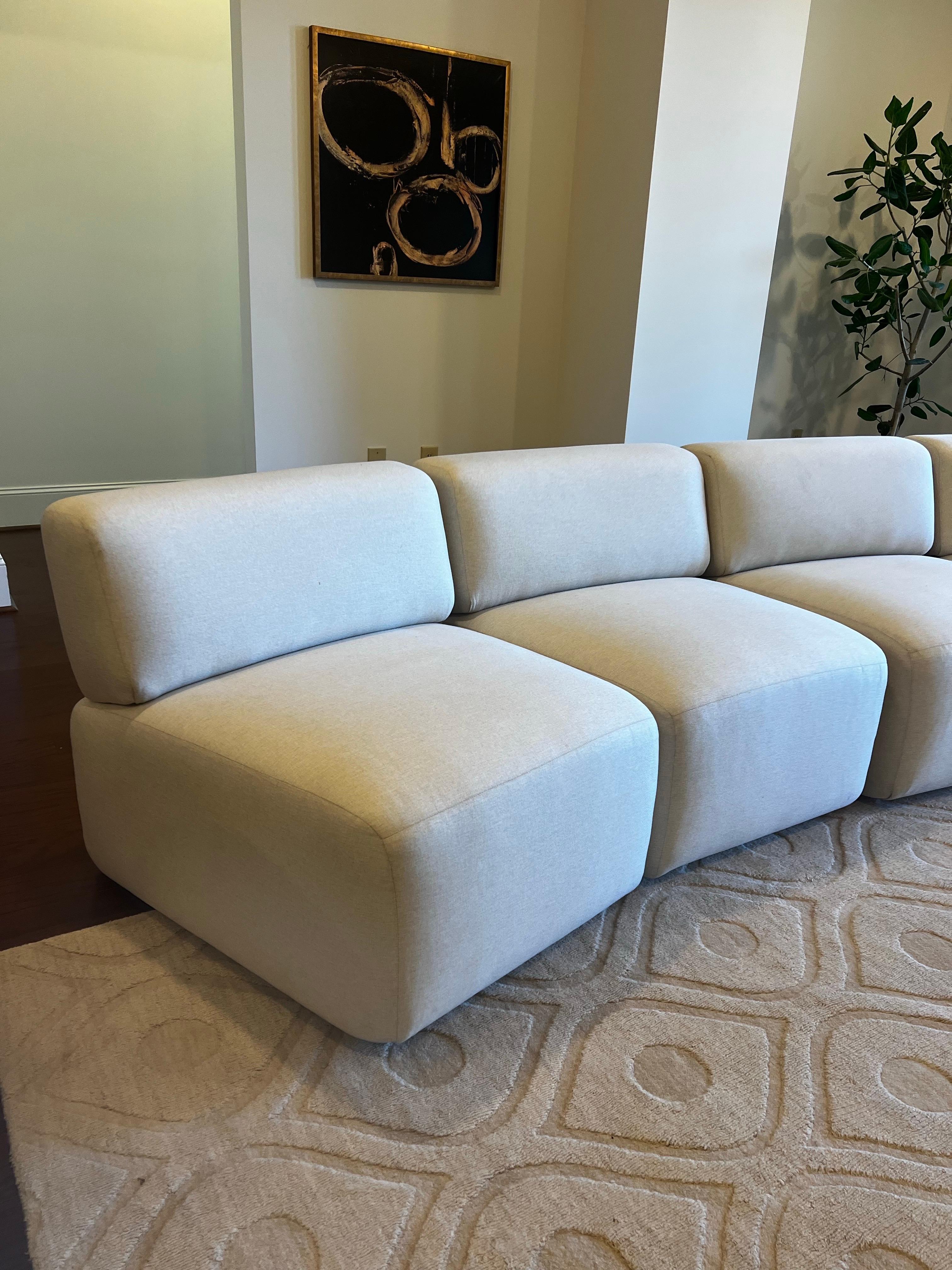 Linen Maiden Home The Miles Sectional - 4 Modules In Good Condition For Sale In Los Angeles, CA