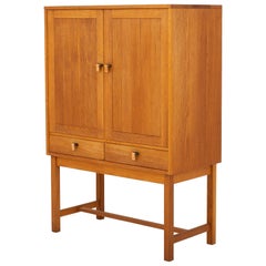 Linen-Press by Kurt Østervig