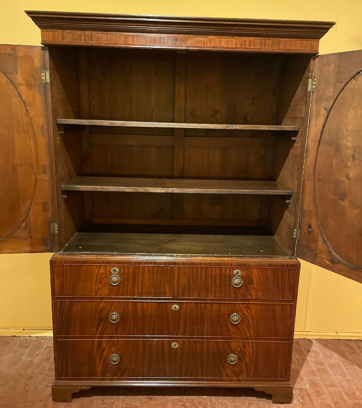 18th Century and Earlier Linen Press or Mahogany Buffet Sheraton, 18th Century For Sale