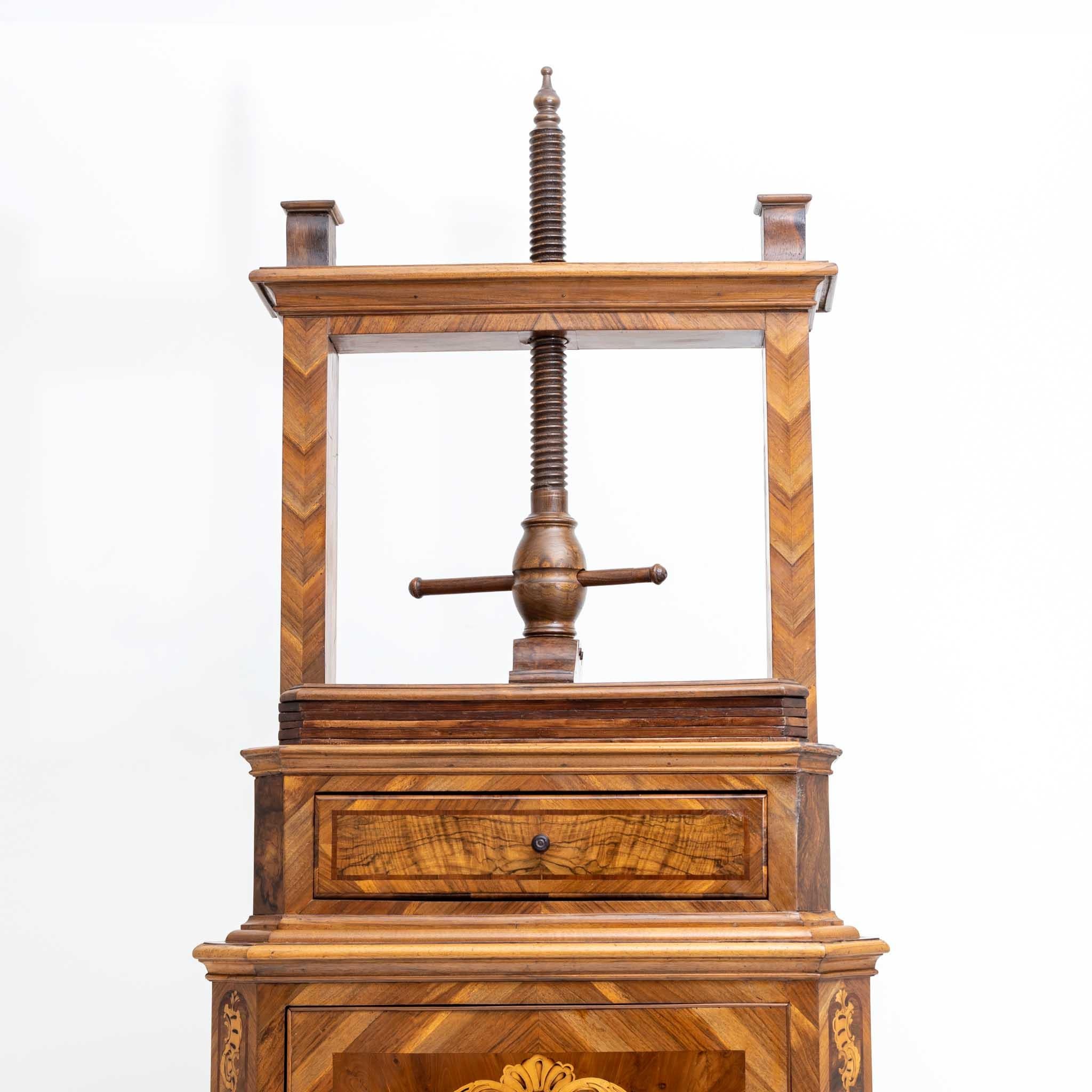 Linen Press with Spindle, Walnut with Inlays, 18th Century For Sale 7