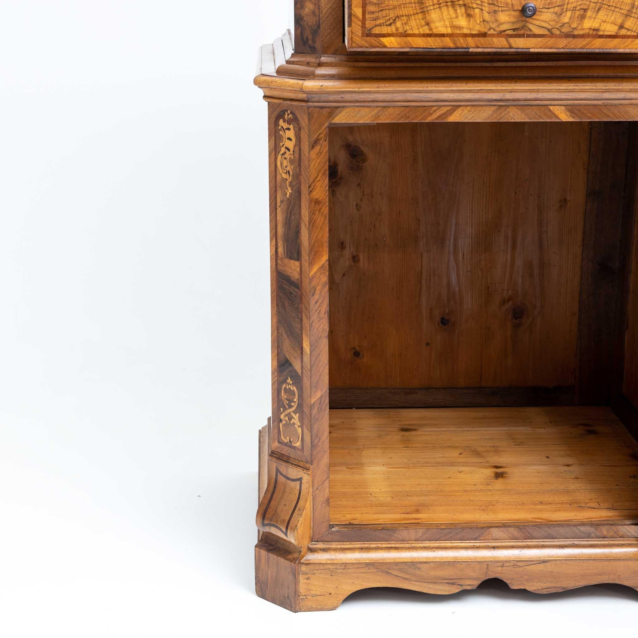 Linen Press with Spindle, Walnut with Inlays, 18th Century For Sale 1