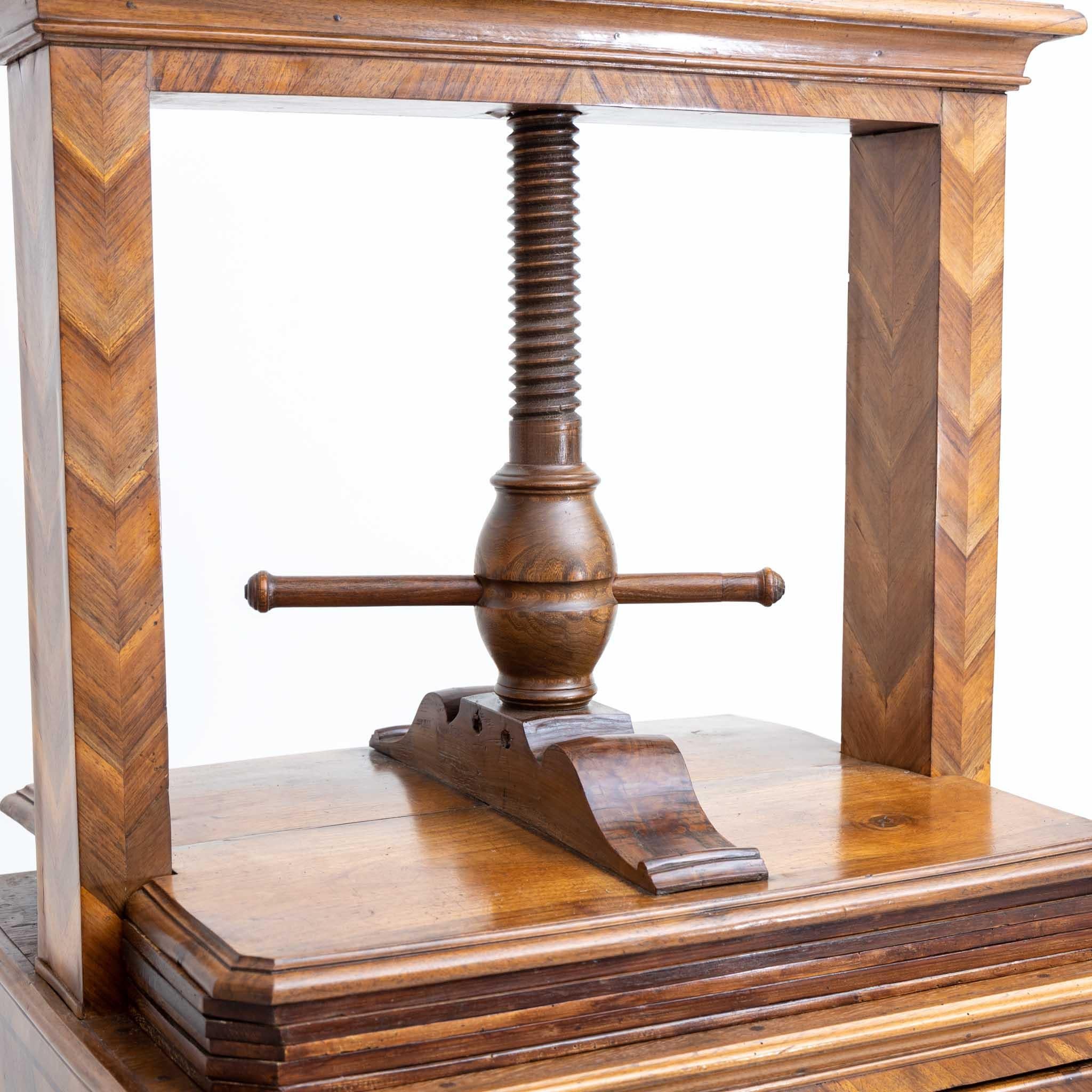Linen Press with Spindle, Walnut with Inlays, 18th Century For Sale 4