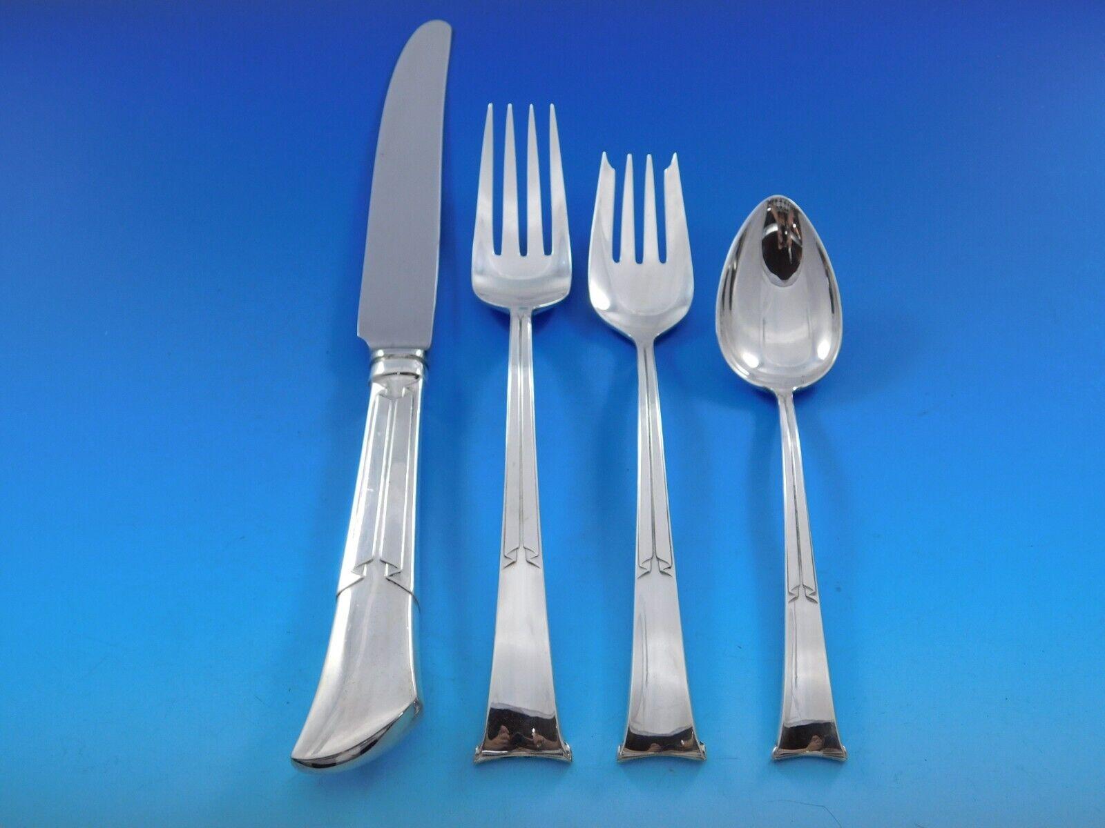 Linenfold by Tiffany and Co. Sterling Silver Flatware Service 8 Set 79 pc Dinner In Excellent Condition For Sale In Big Bend, WI