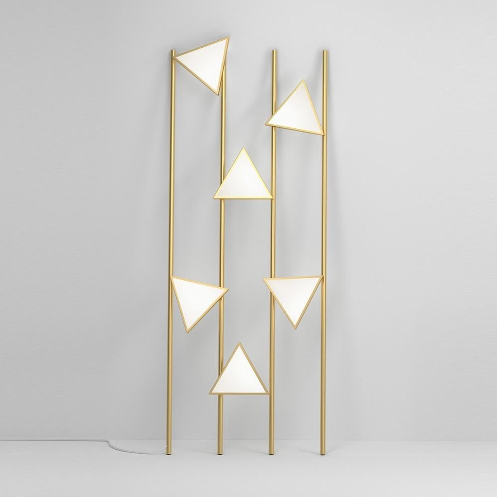 Postmoderne Lampadaire en laiton Lines and Triangles par Atelier Areti en vente
