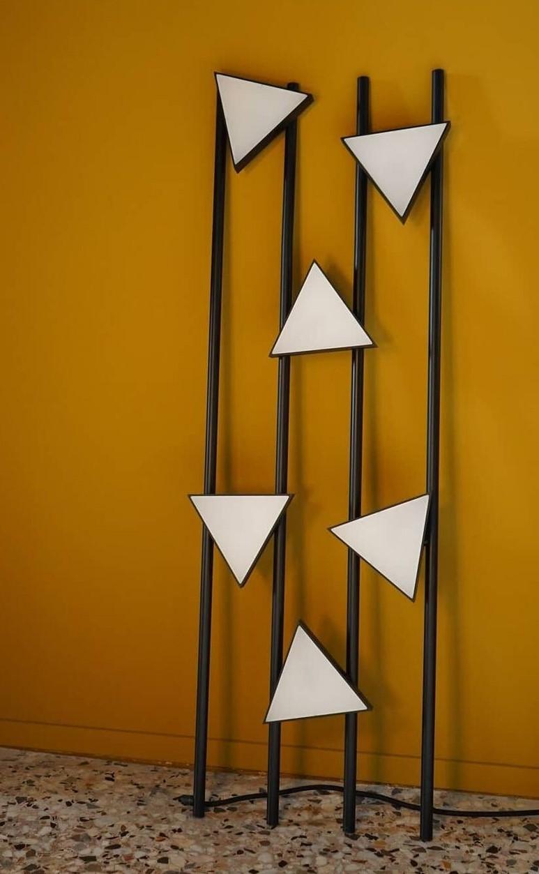 Lampadaire en laiton Lines and Triangles par Atelier Areti Neuf - En vente à Geneve, CH