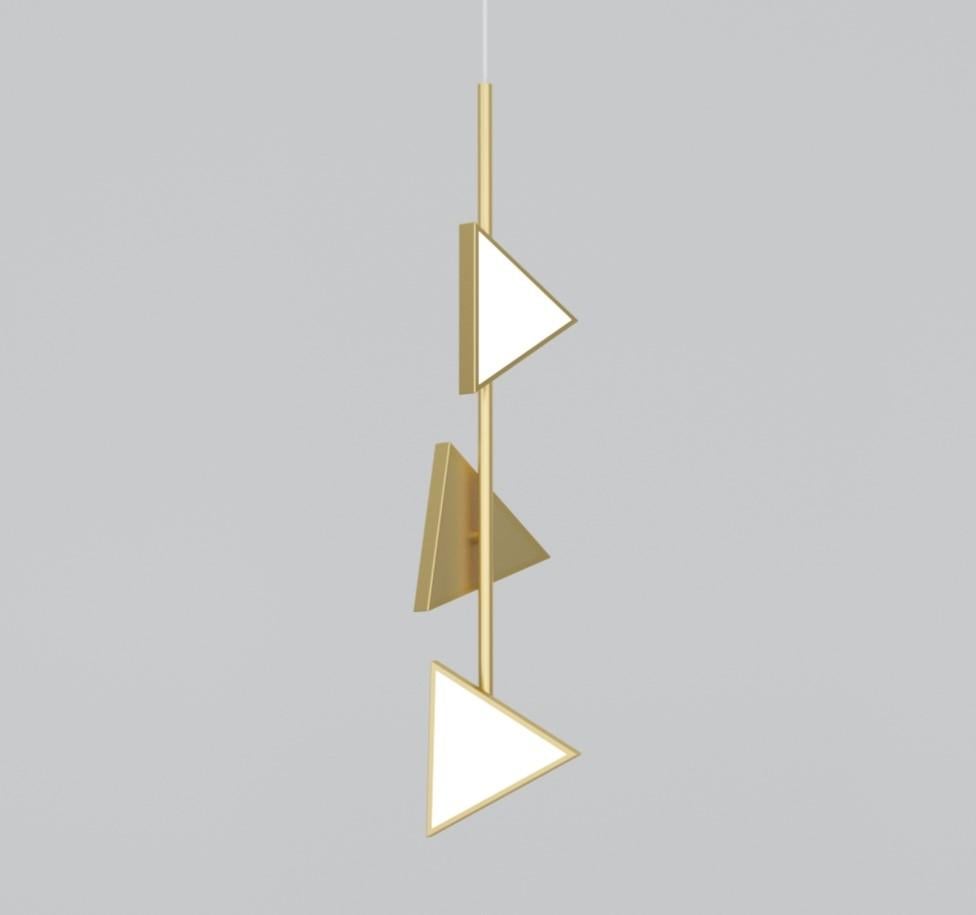 Postmoderno Lampada a sospensione in ottone Lines and Triangles di Atelier Ati in vendita