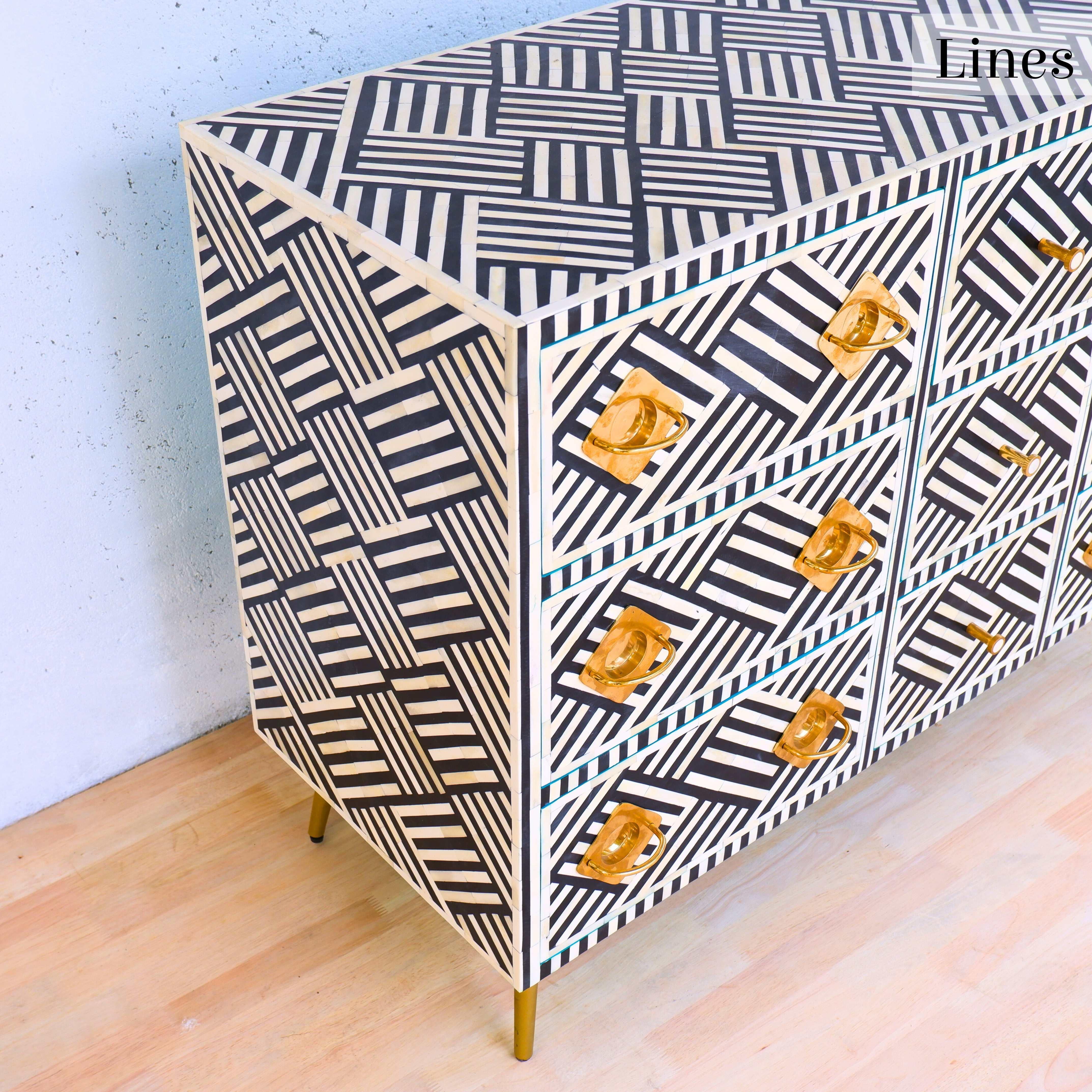 Mid-Century moderno Lines Cassettiera a nove cassetti con intarsio nero, cassettiera realizzata a mano da Artisanal in vendita