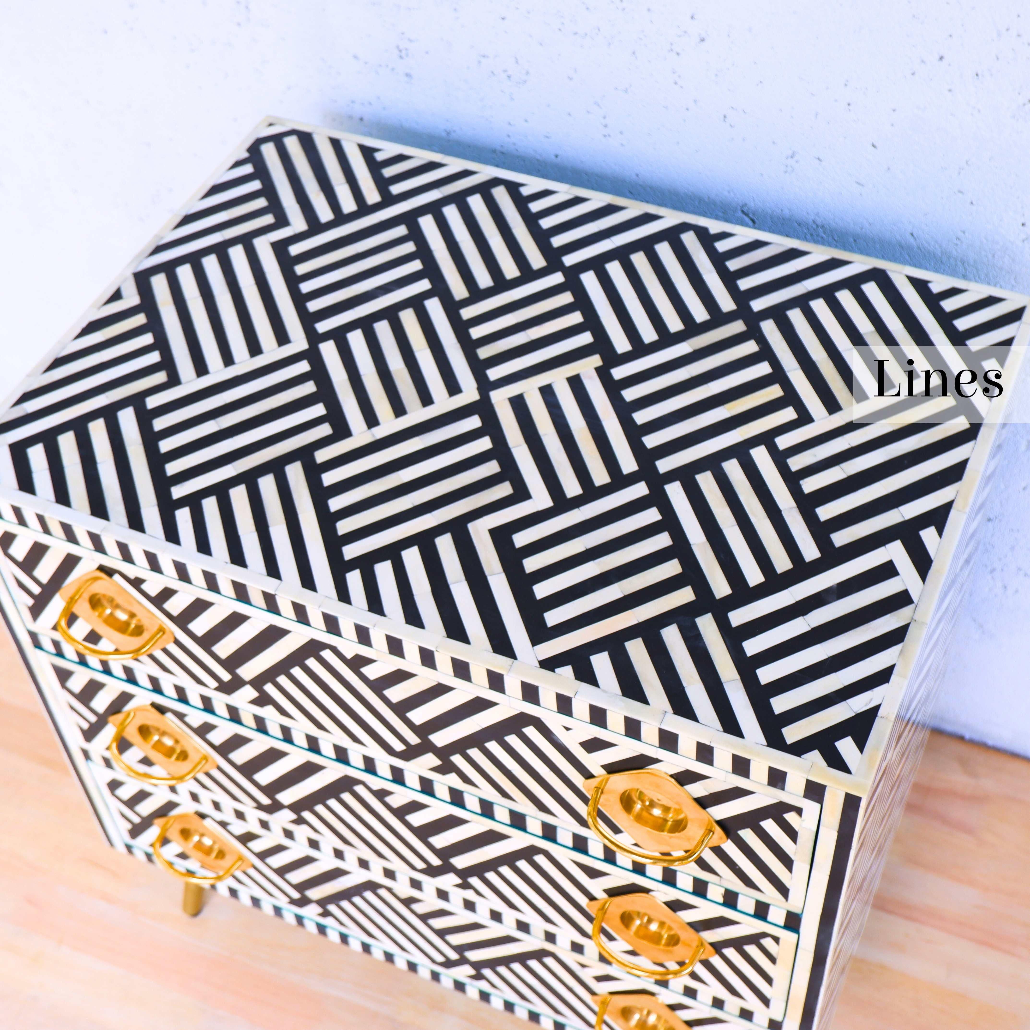 Osso Lines Cassettiera a tre cassetti con intarsio nero, cassettiera realizzata a mano da Artisanal in vendita