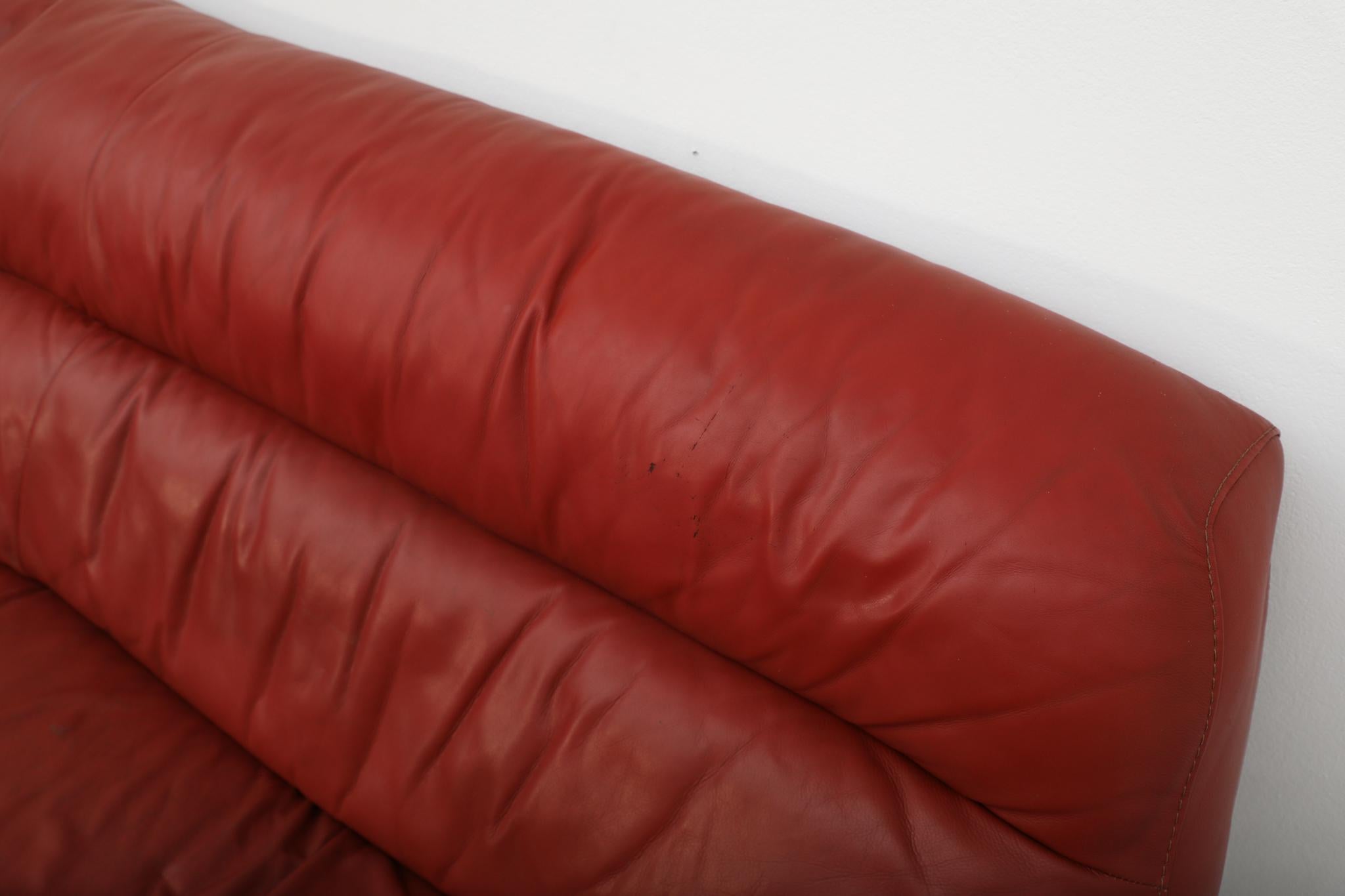 Linge Roset Style Canapé en cuir brique avec ottoman en vente 5