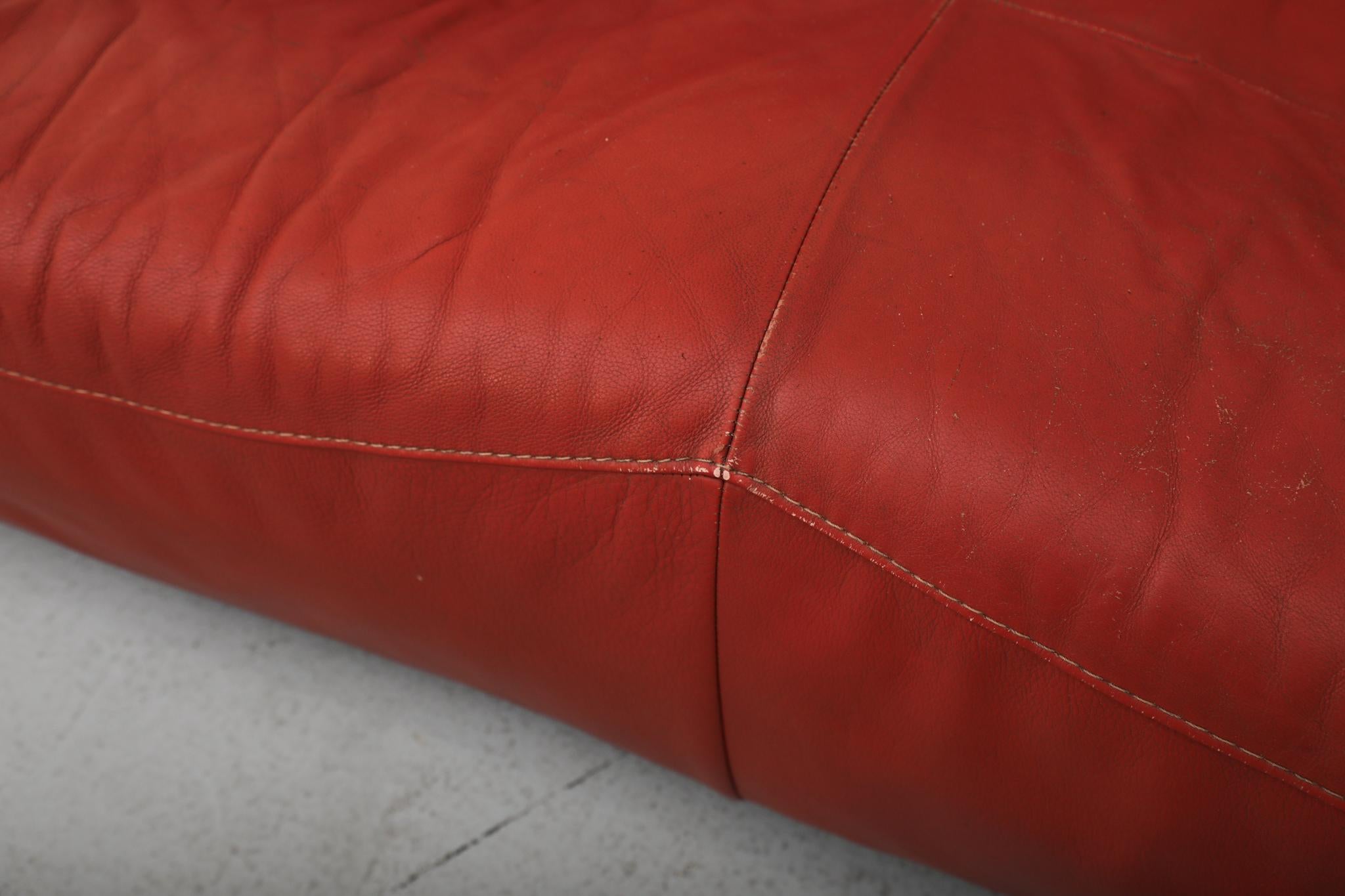 Linge Roset Style Canapé en cuir brique avec ottoman en vente 8