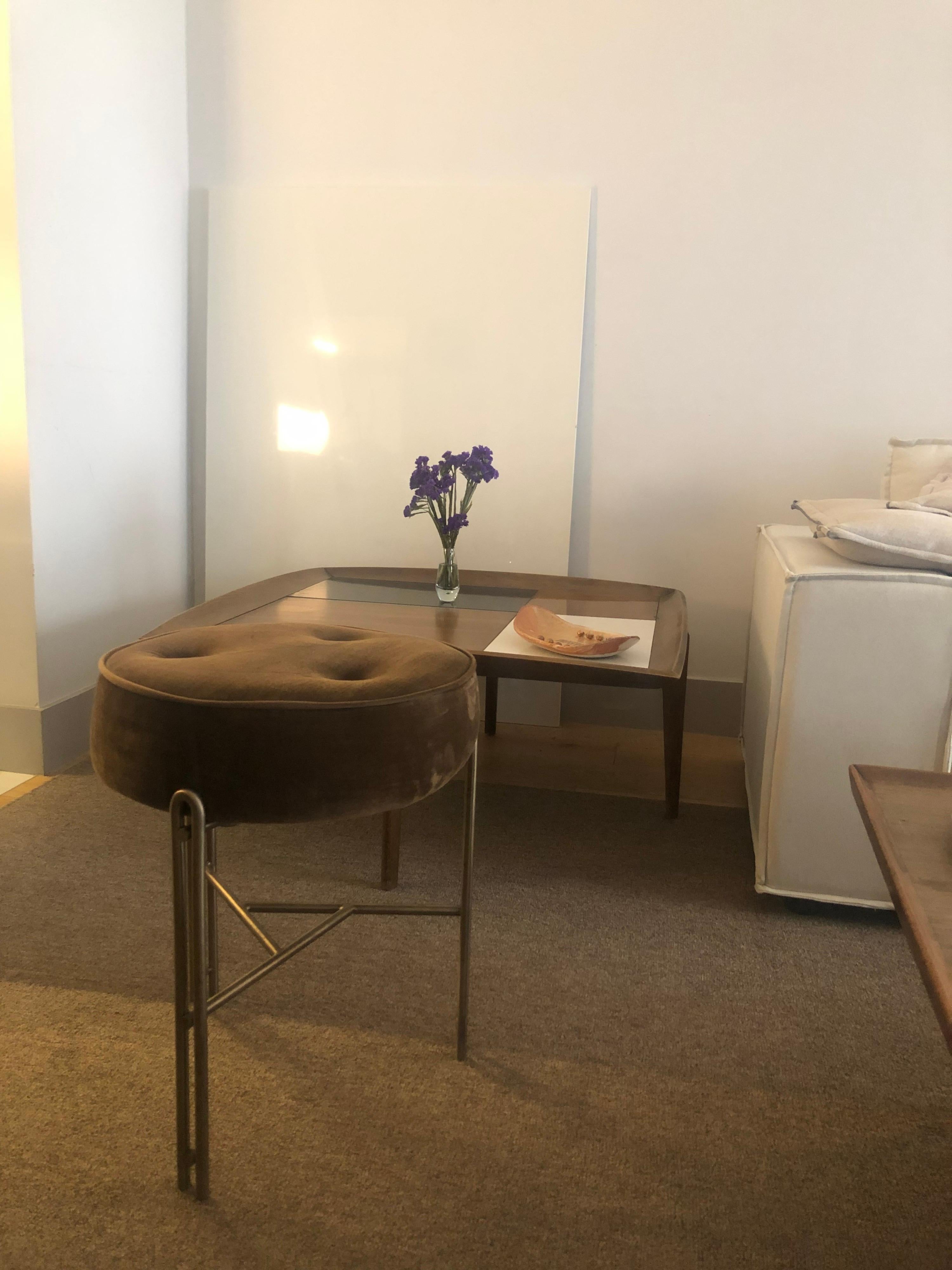 Linha Upholstered Stool in Brown Velvet by Filipe Ramos Moderno de mediados de siglo en venta