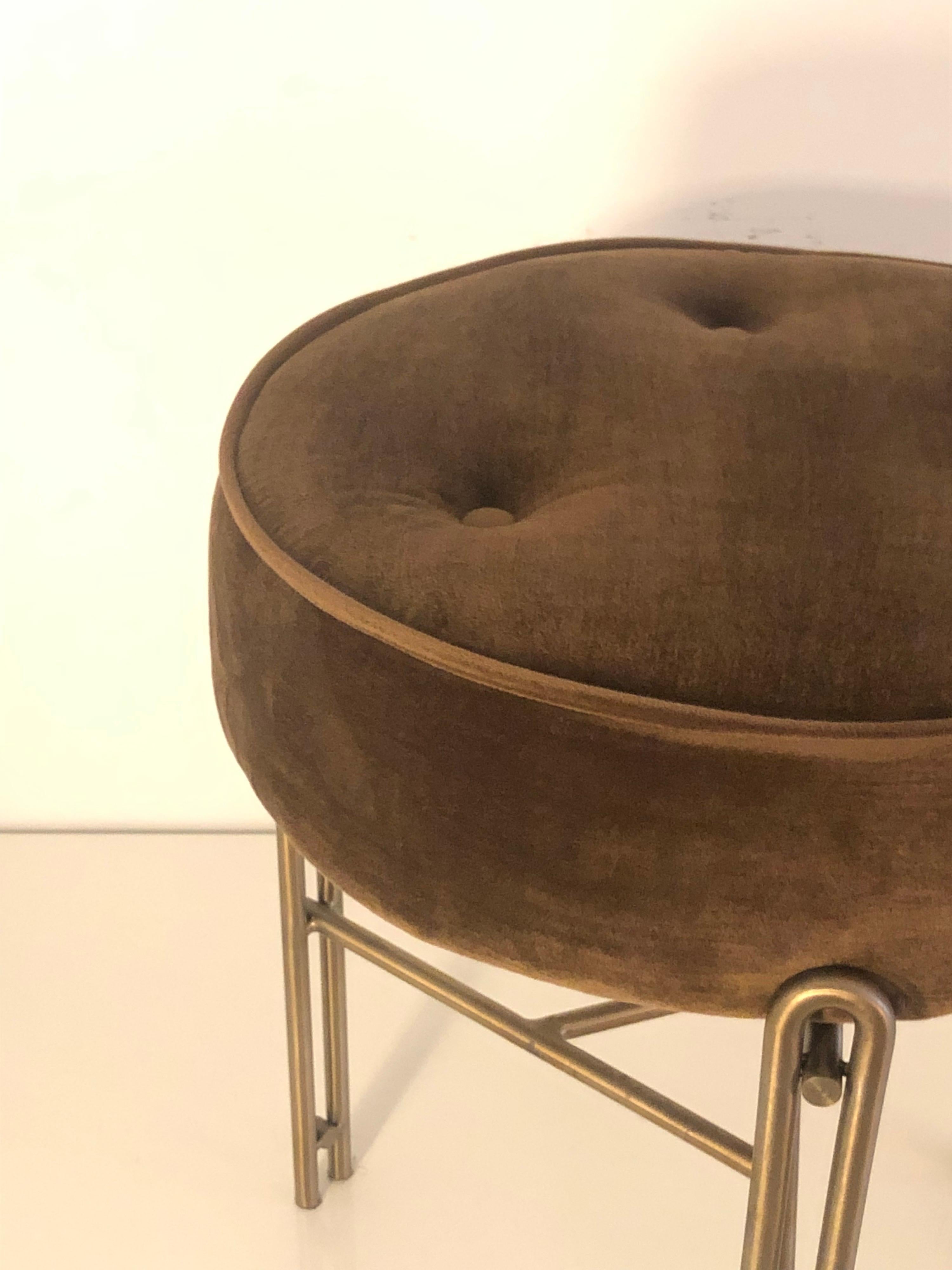 Linha Upholstered Stool in Brown Velvet by Filipe Ramos In New Condition For Sale In Sao Paulo, Sao Paulo