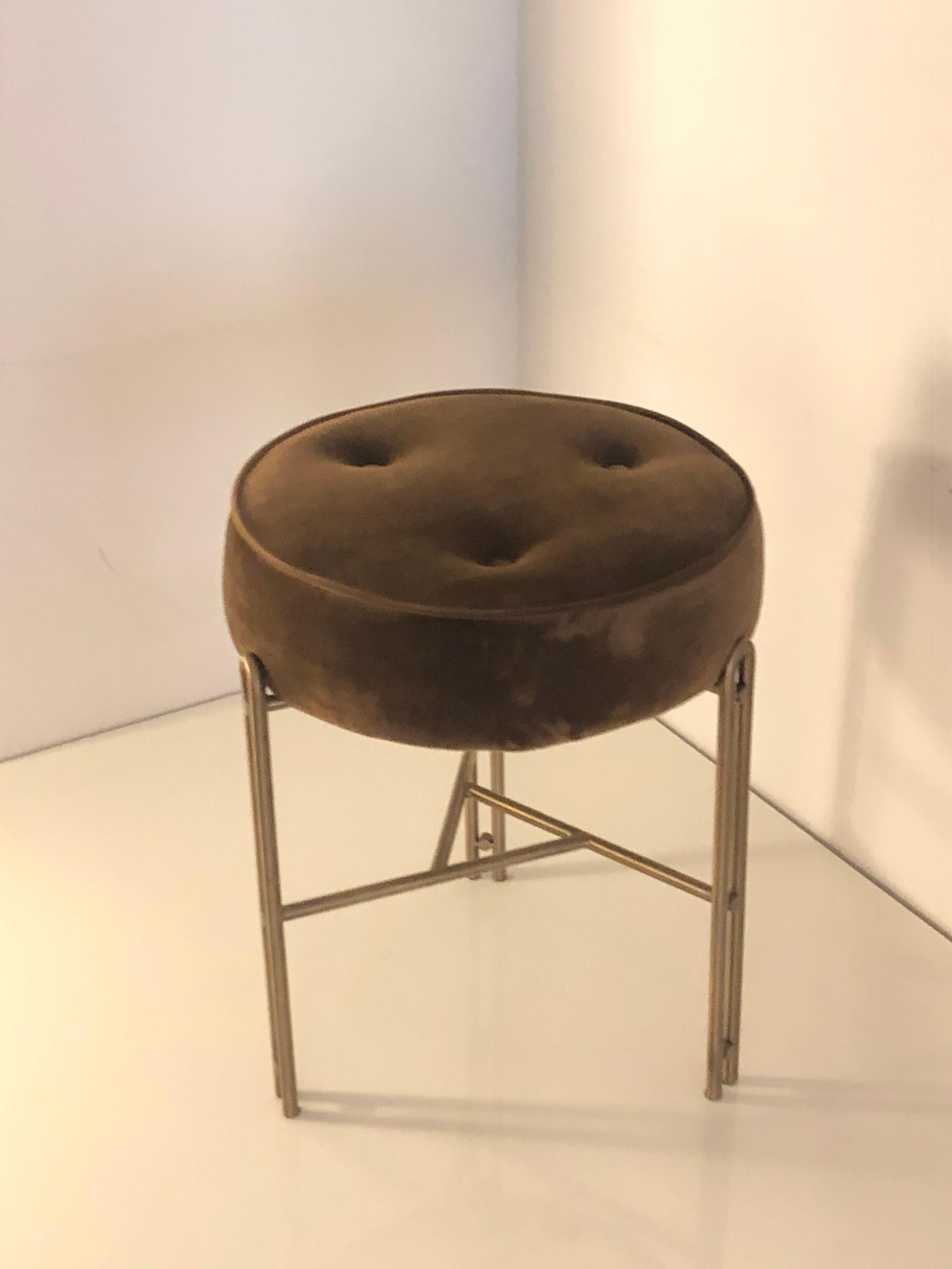 Linha Upholstered Stool in Brown Velvet by Filipe Ramos Aceitado en venta