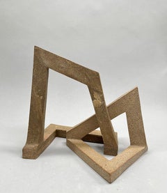 Abstrakte geometrische Keramikskulptur „Link“ von Lauren Klenow, 2024, Steingutskulptur