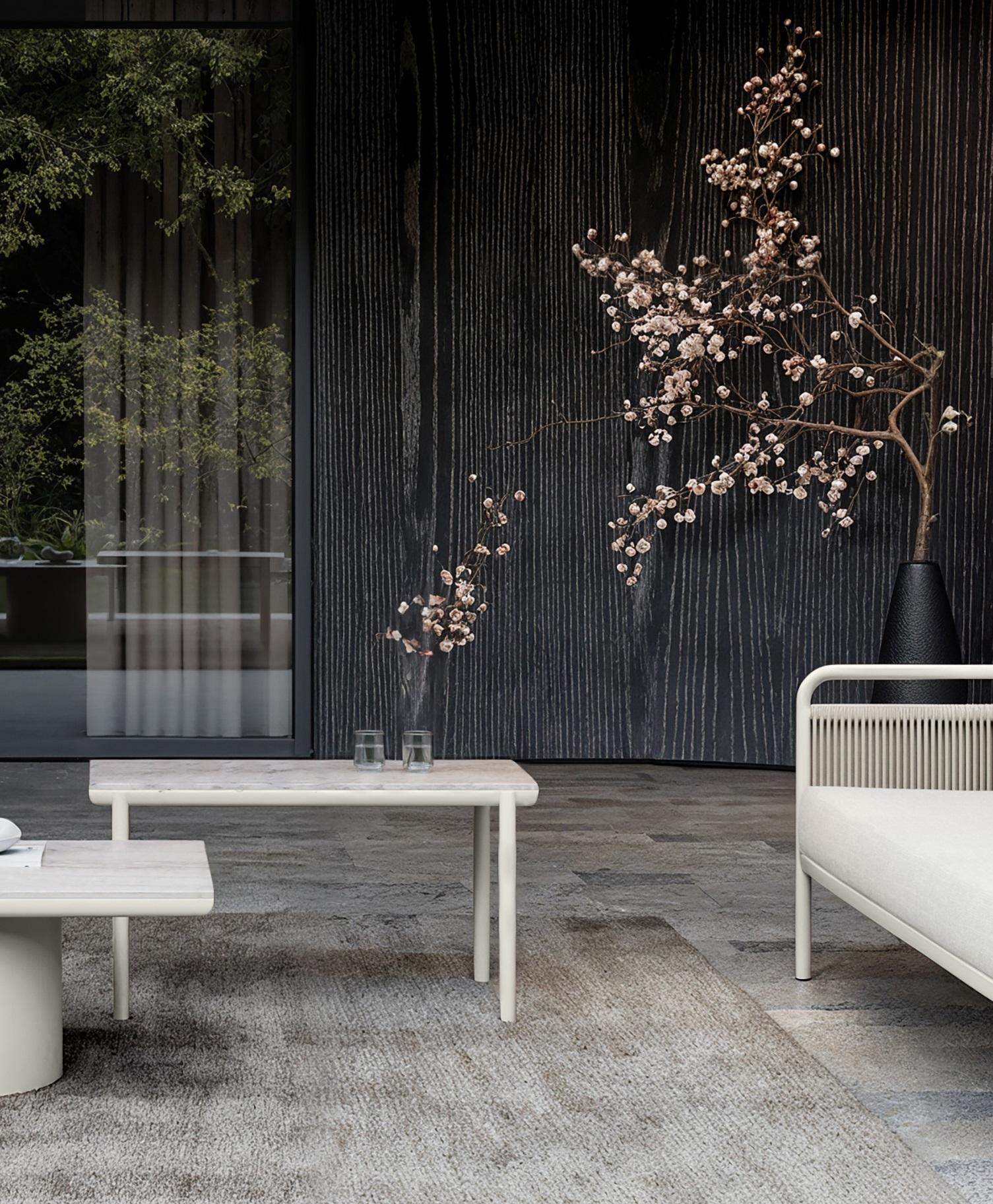 Postmoderne A Link-Bisque Table basse ronde en pierre frittée et aluminium revêtu de poudre par SNOC en vente