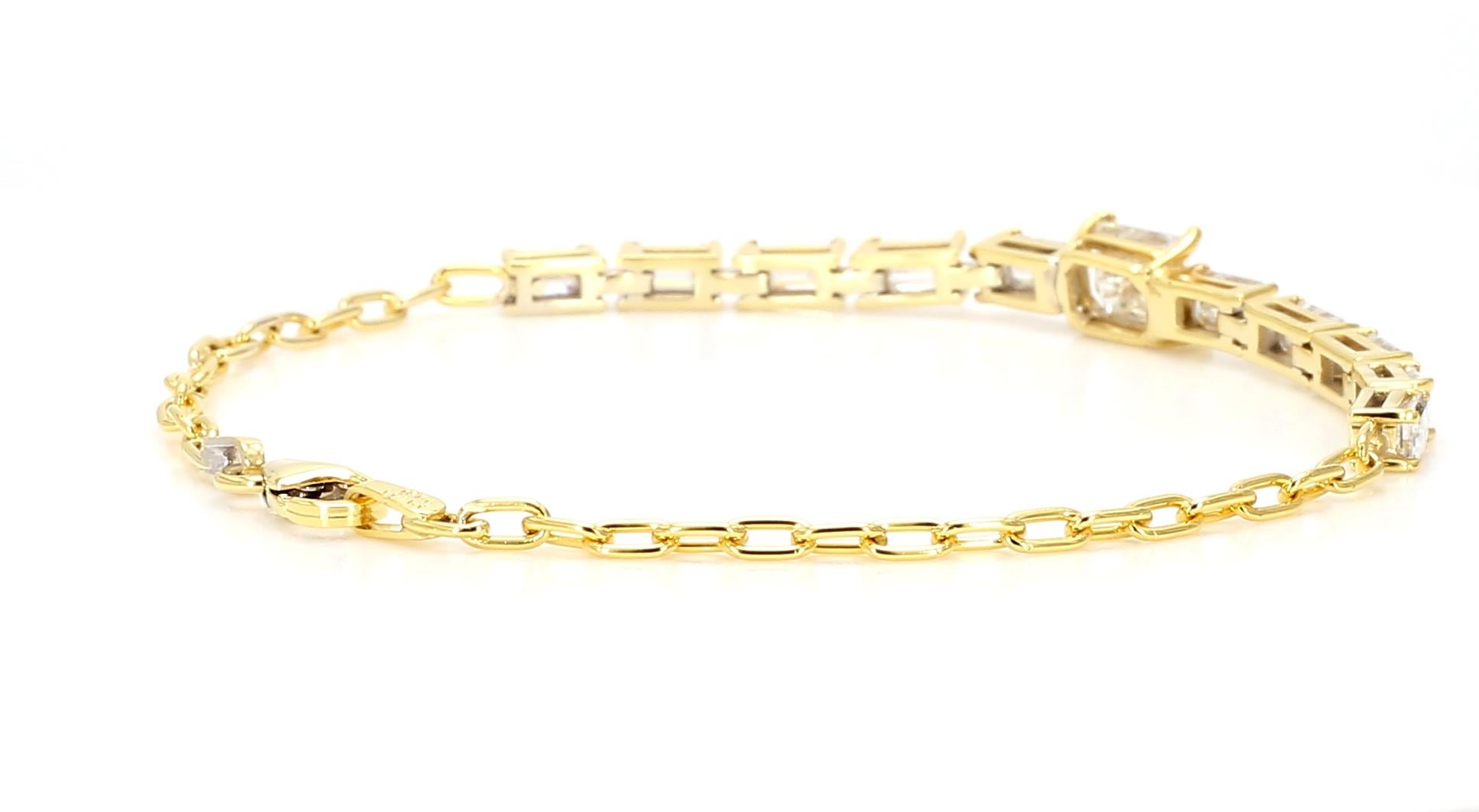 Link Bracelet 3.40 CT Radiant & Emerald White GIA 18K Yellow *Natural Diamonds* In New Condition For Sale In New York, NY