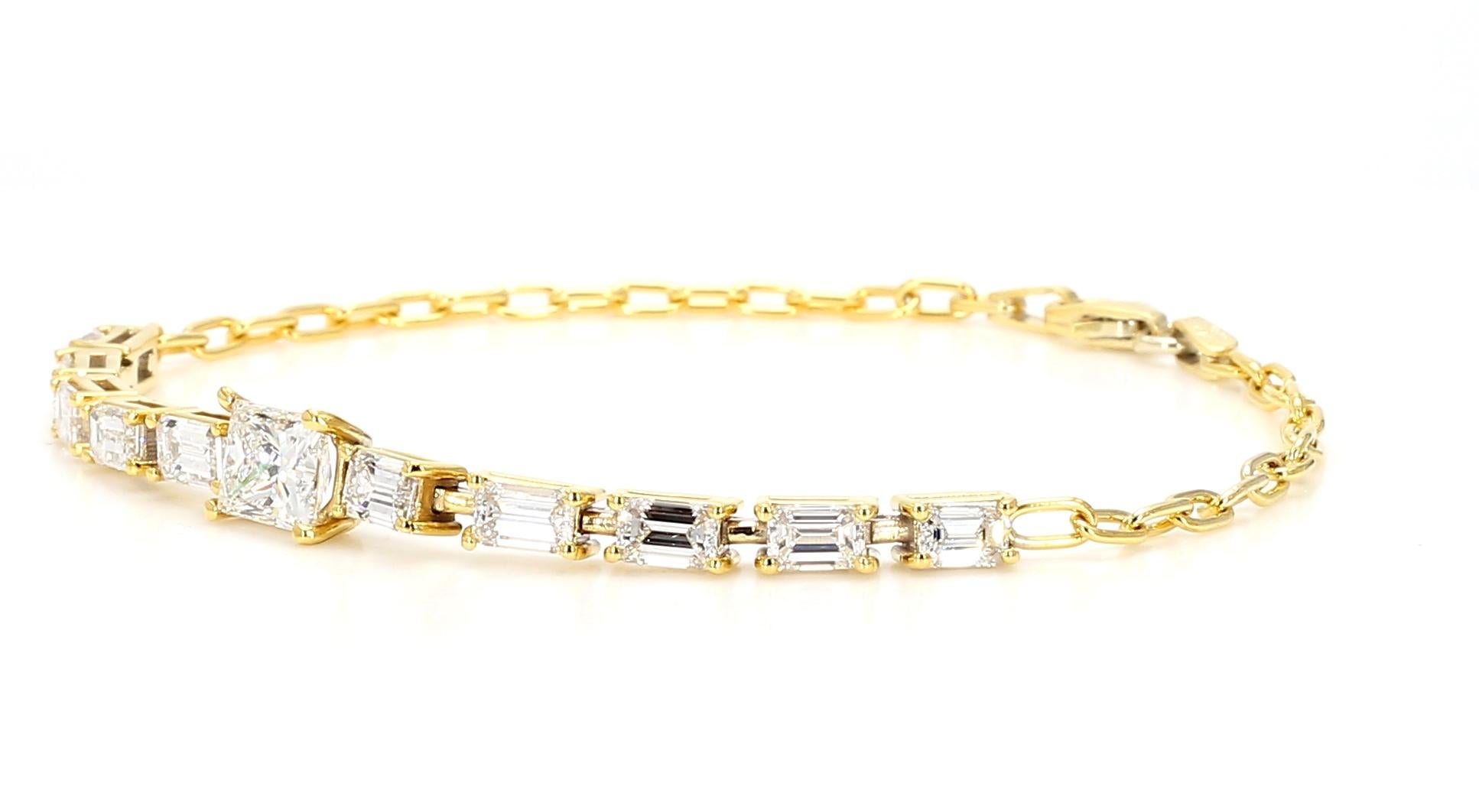 Link Bracelet 3.40 CT Radiant & Emerald White GIA 18K Yellow *Natural Diamonds* For Sale 3