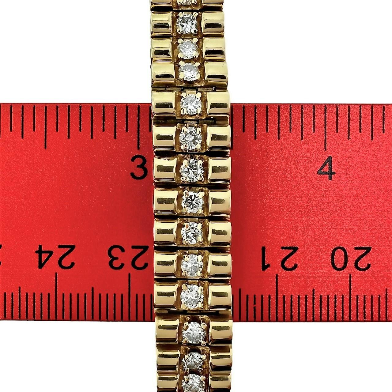 Modern Link Bracelet in 14k Gold and Diamonds For Sale