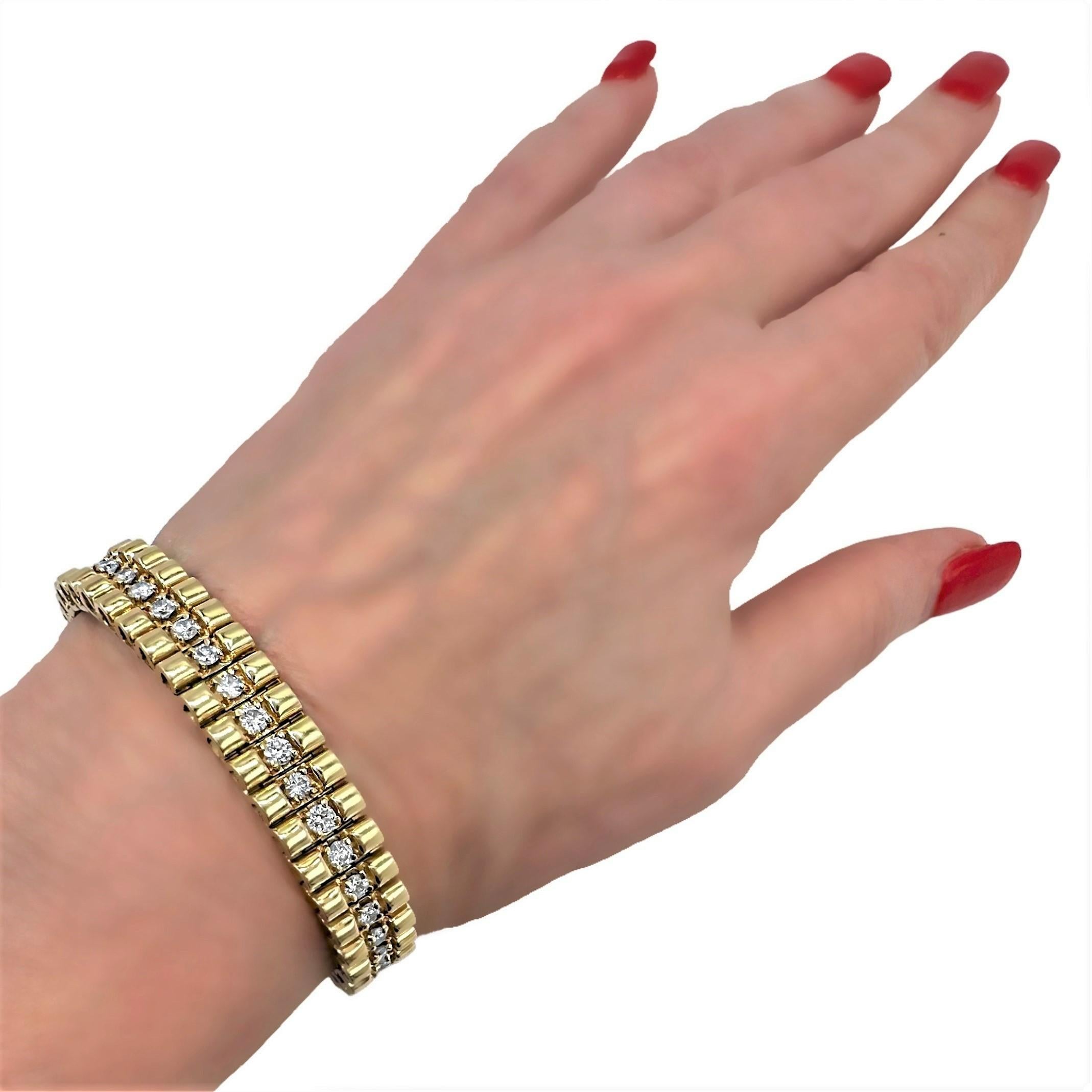 Women's or Men's Link Bracelet in 14k Gold and Diamonds For Sale