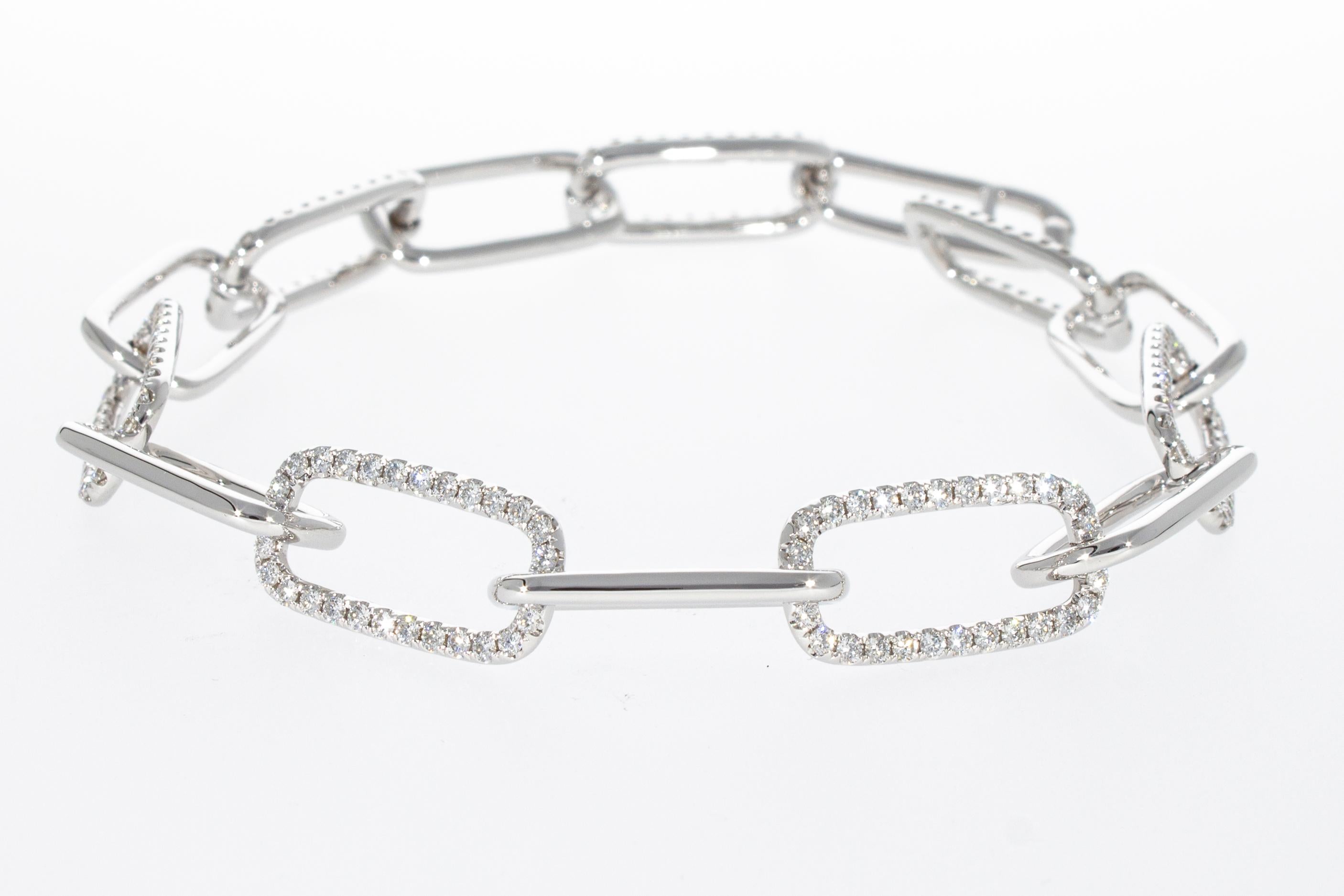 Link Bracelet with 1.93 Ct of Diamonds For Sale 4