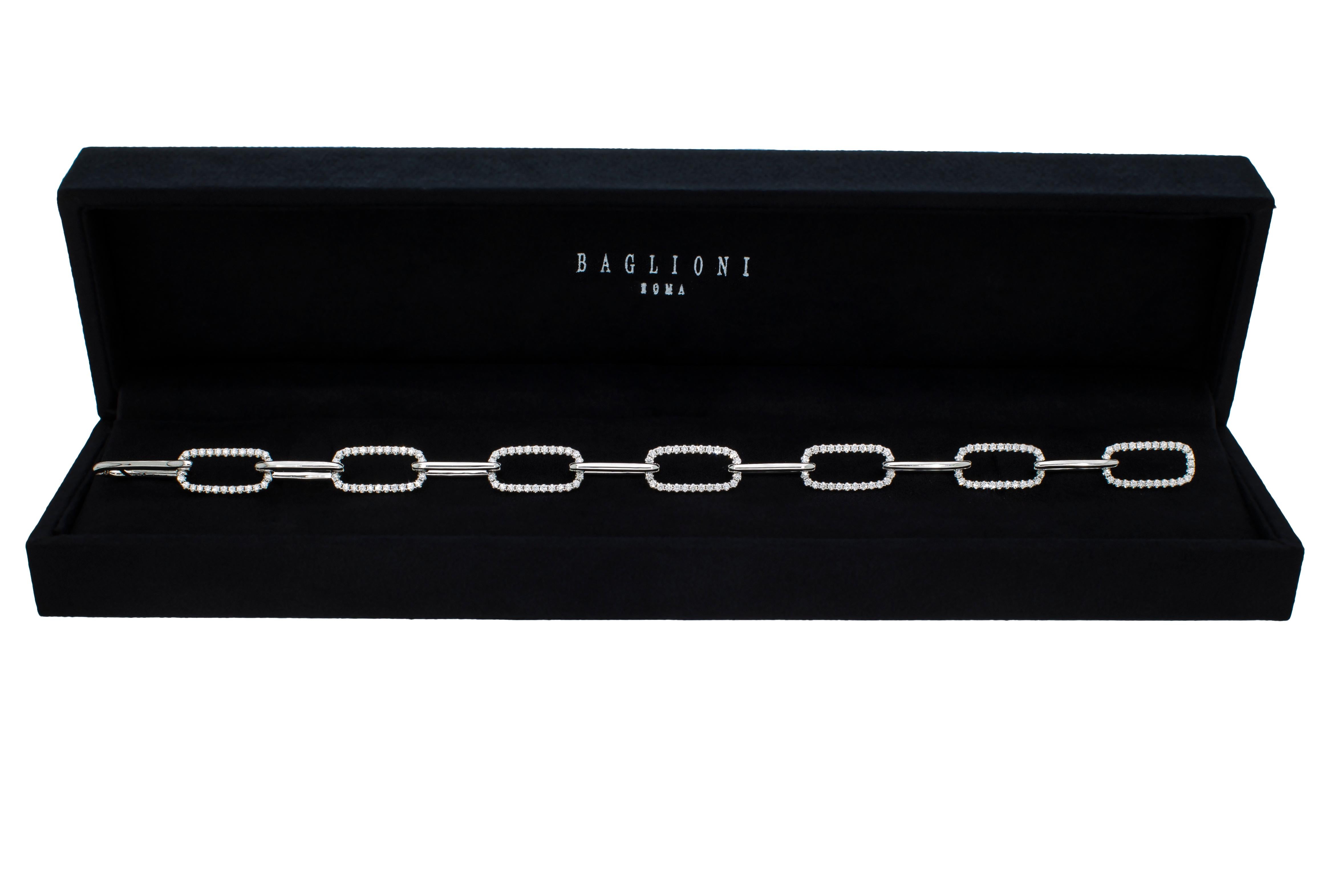 Modern Link Bracelet with 1.93 Ct of Diamonds For Sale