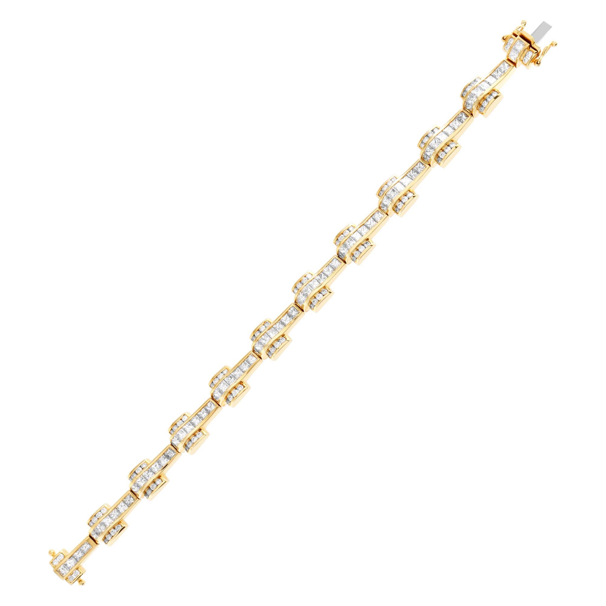 Link & Diamonds 14k Yellow Gold Bracelet with over 8.25 Carats Princess For Sale 1