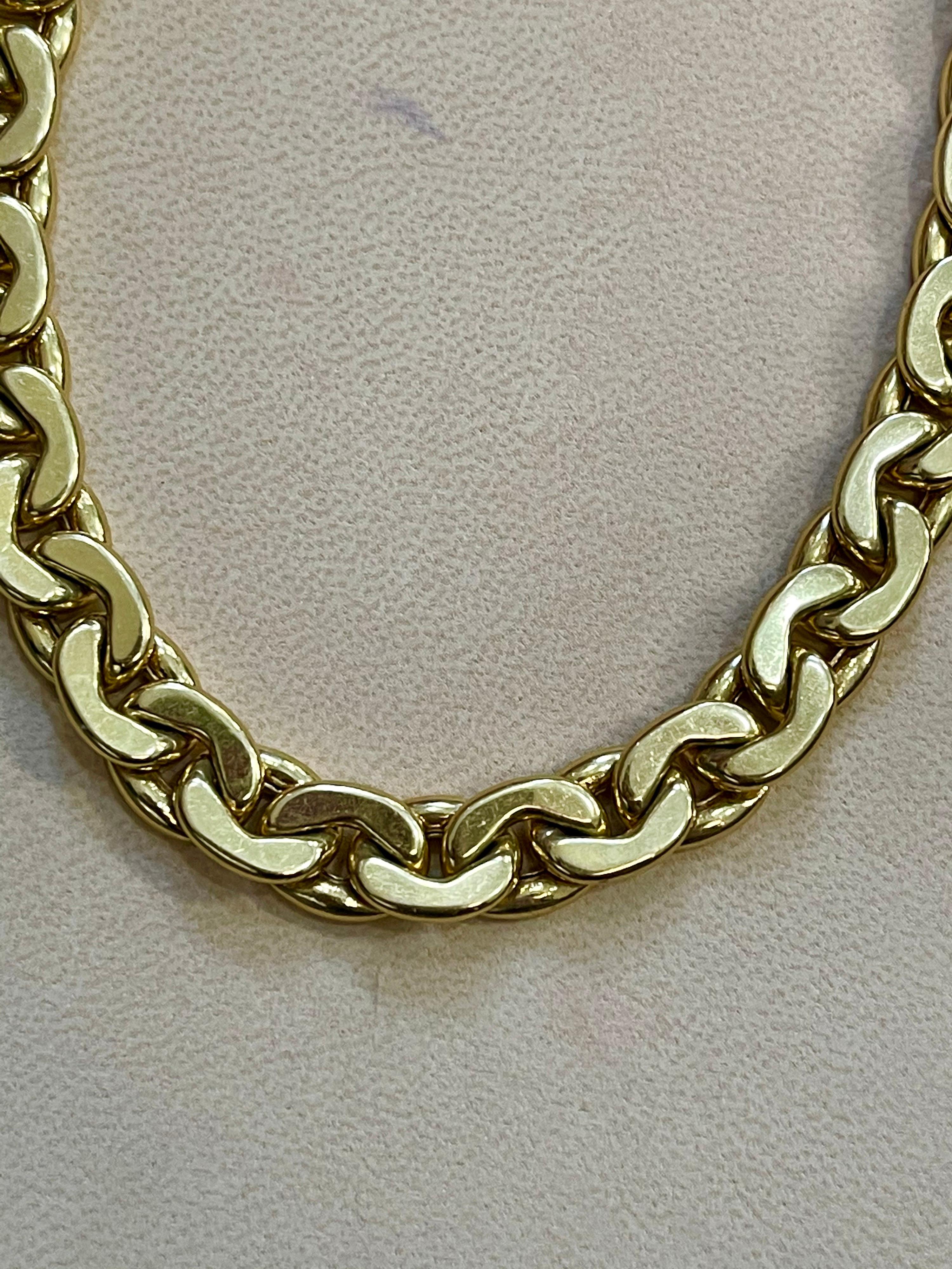  Link Necklace 18 Karat Yellow Gold 56.5 Gm,  Unisex , 18 Inch Long
18-19 Inches long Necklace
Beautiful link design Necklace 
Weight of the Necklace is 56.5   Grams 
Please look at all the pictures
Its very hard to capture the true color and luster