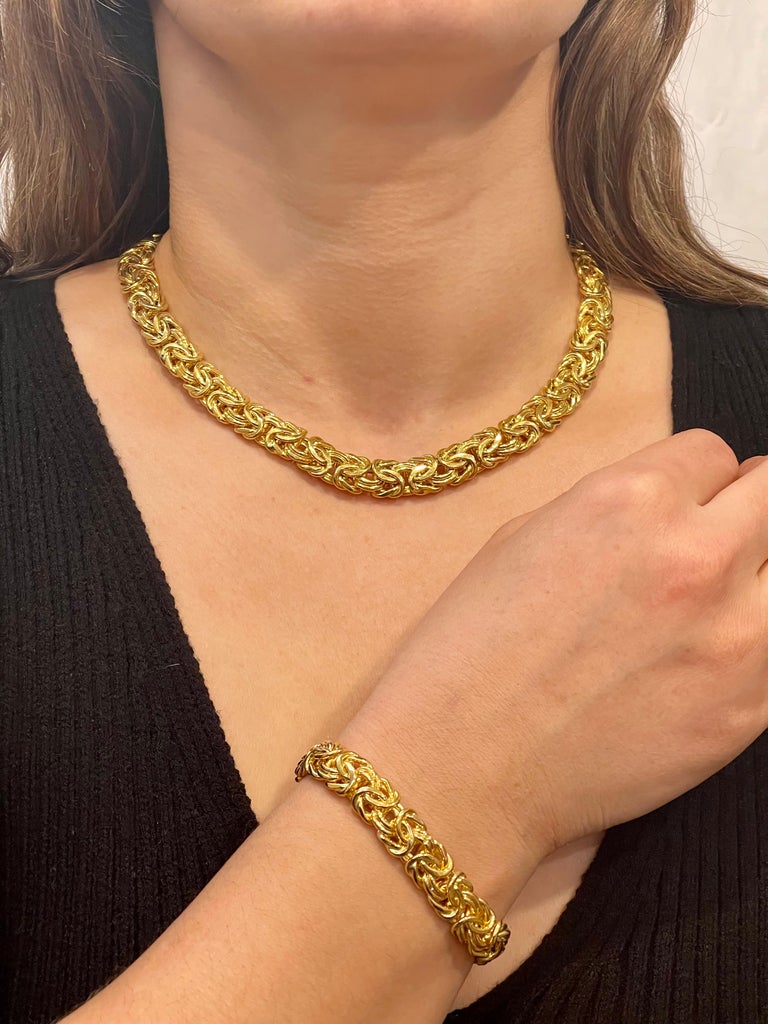 Parure collier et bracelet à maillons en or jaune 18 carats 97 g, fabriqué  en Italie En vente sur 1stDibs | parure en or italienne, parure italienne  en or, parure en or