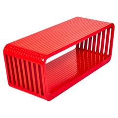 Banc ou table basse en laque "ouverte" A Link, une géométrie monolithique par Reda Amalou