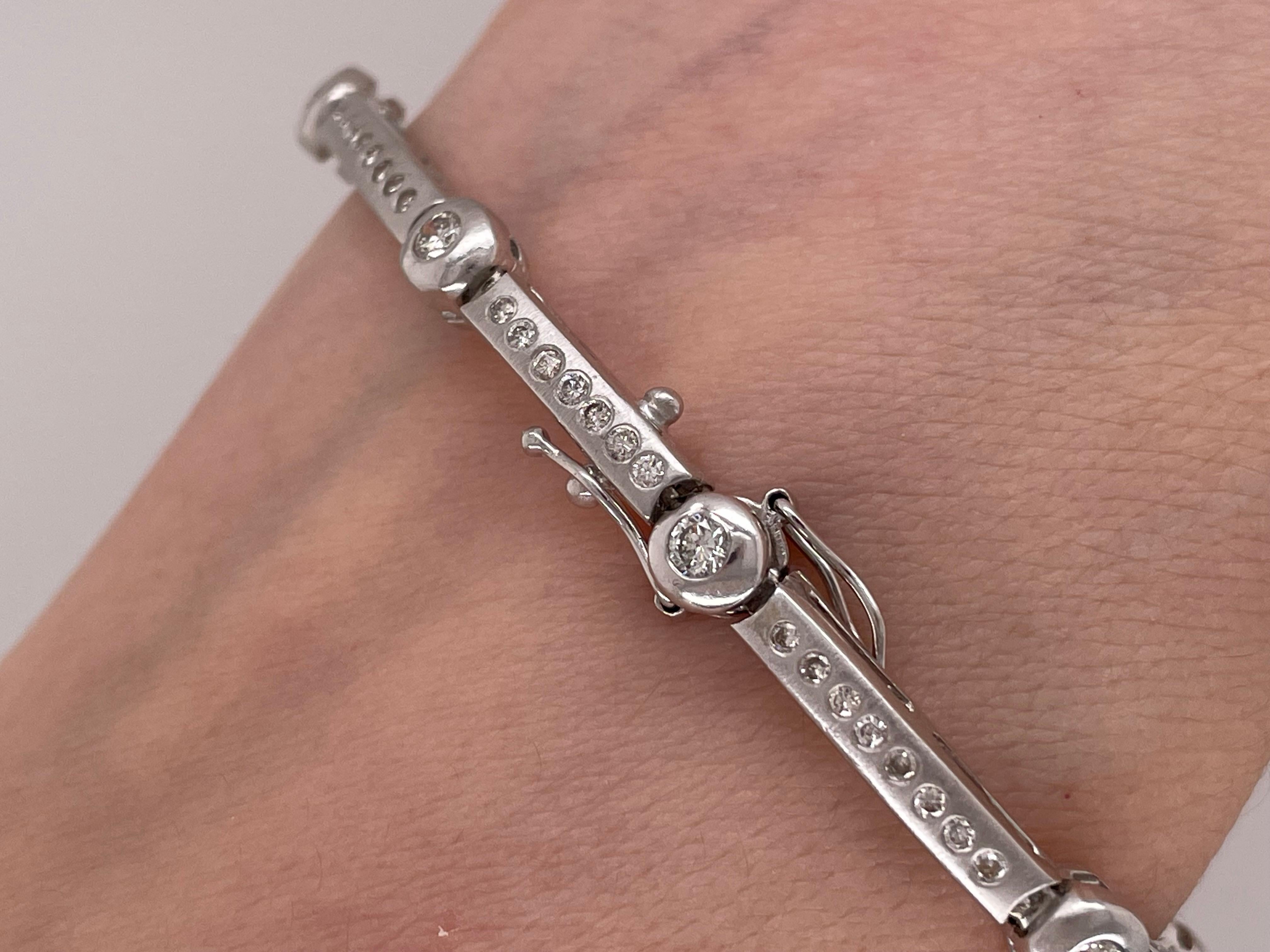 Contemporary Link or Tennis Bracelet, 7.5 Inch, 12.1 Gram, Diamond and 14kt White Gold For Sale