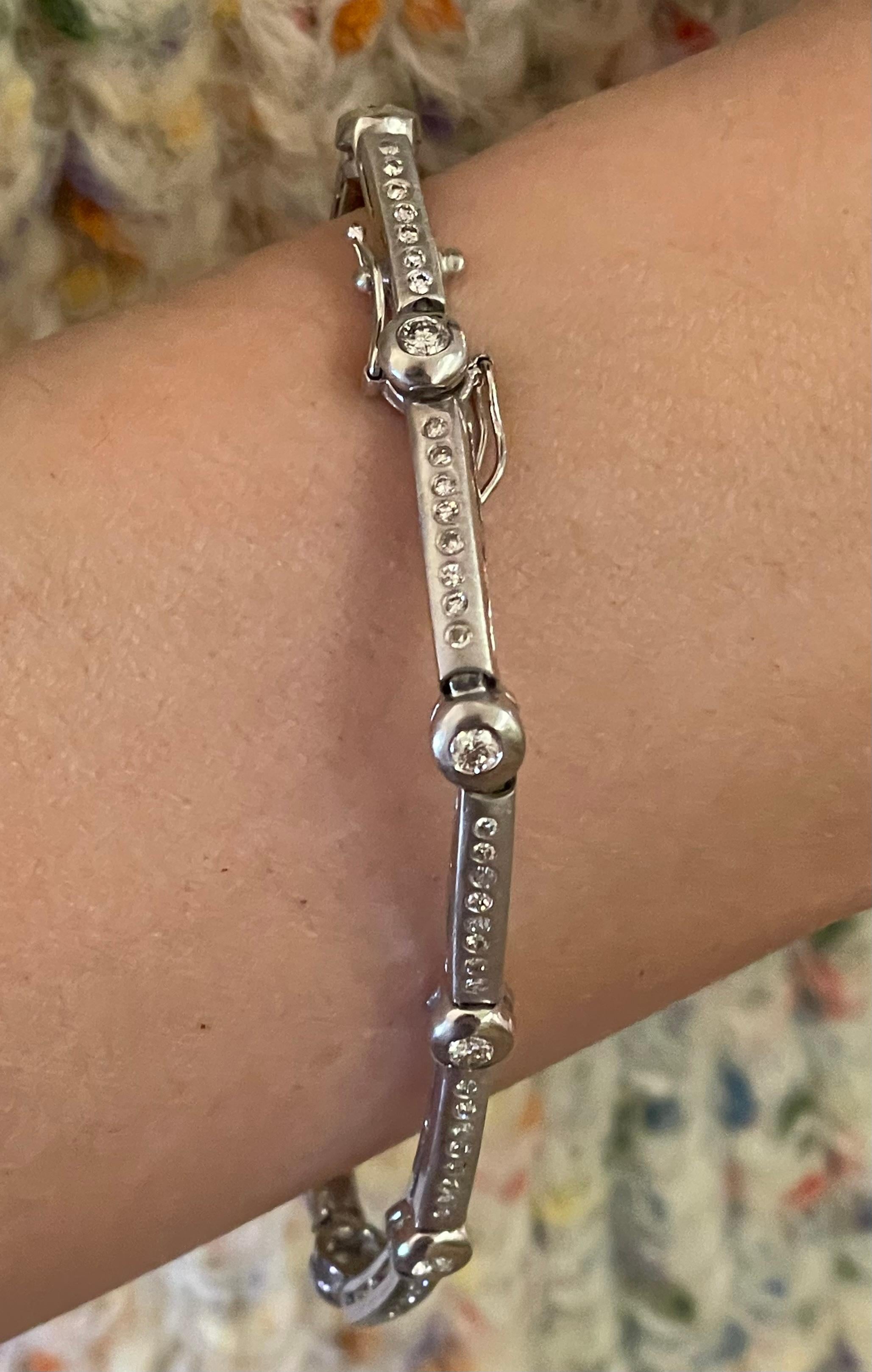 Link or Tennis Bracelet, 7.5 Inch, 12.1 Gram, Diamond and 14kt White Gold For Sale 1