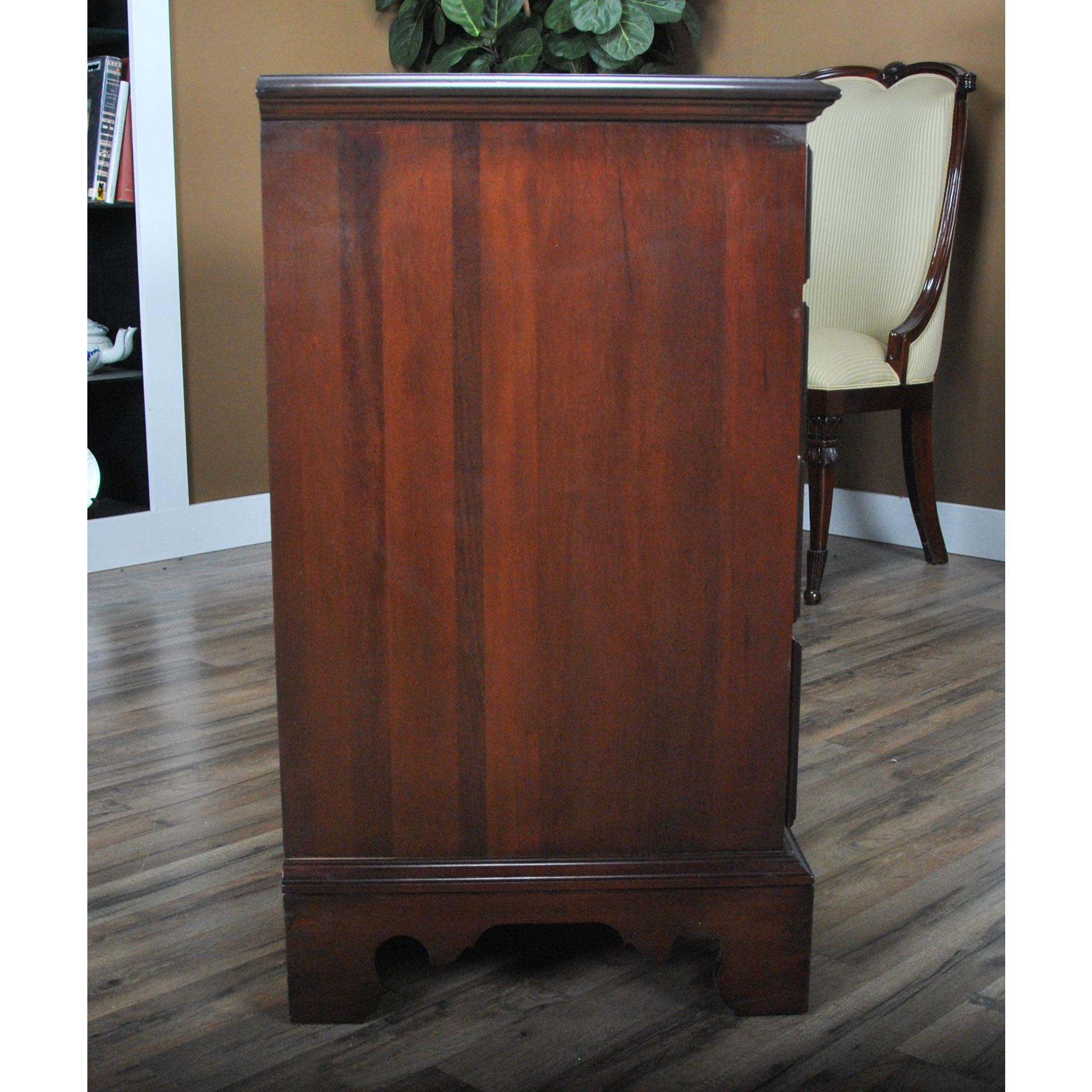 Link-Taylor Solid Mahogany Triple Dresser 4