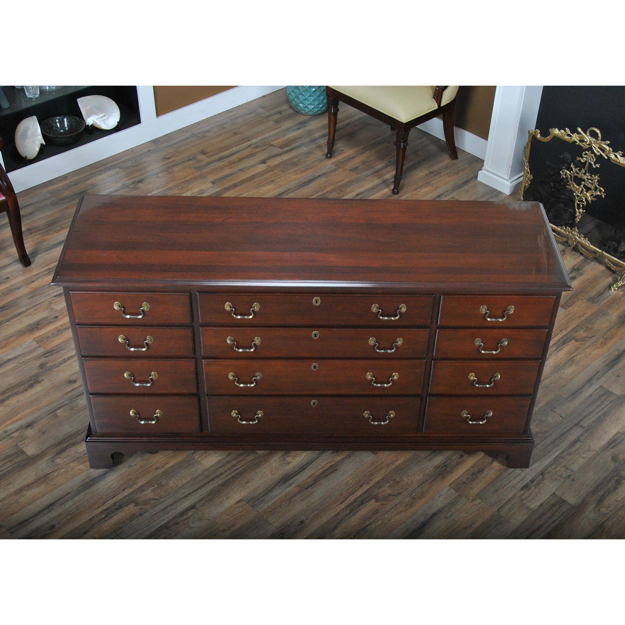 Link-Taylor Solid Mahogany Triple Dresser In Good Condition In Annville, PA