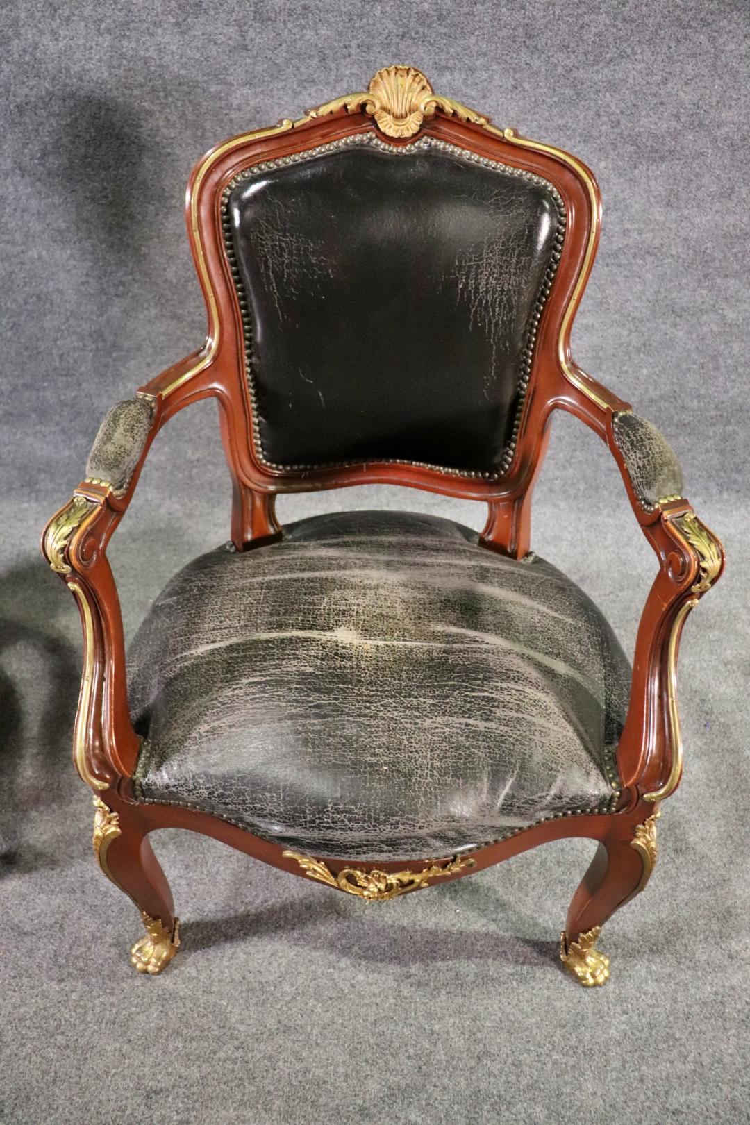 Début du 20ème siècle Paire de chaises à accoudoirs de style Louis XV A Link en vente