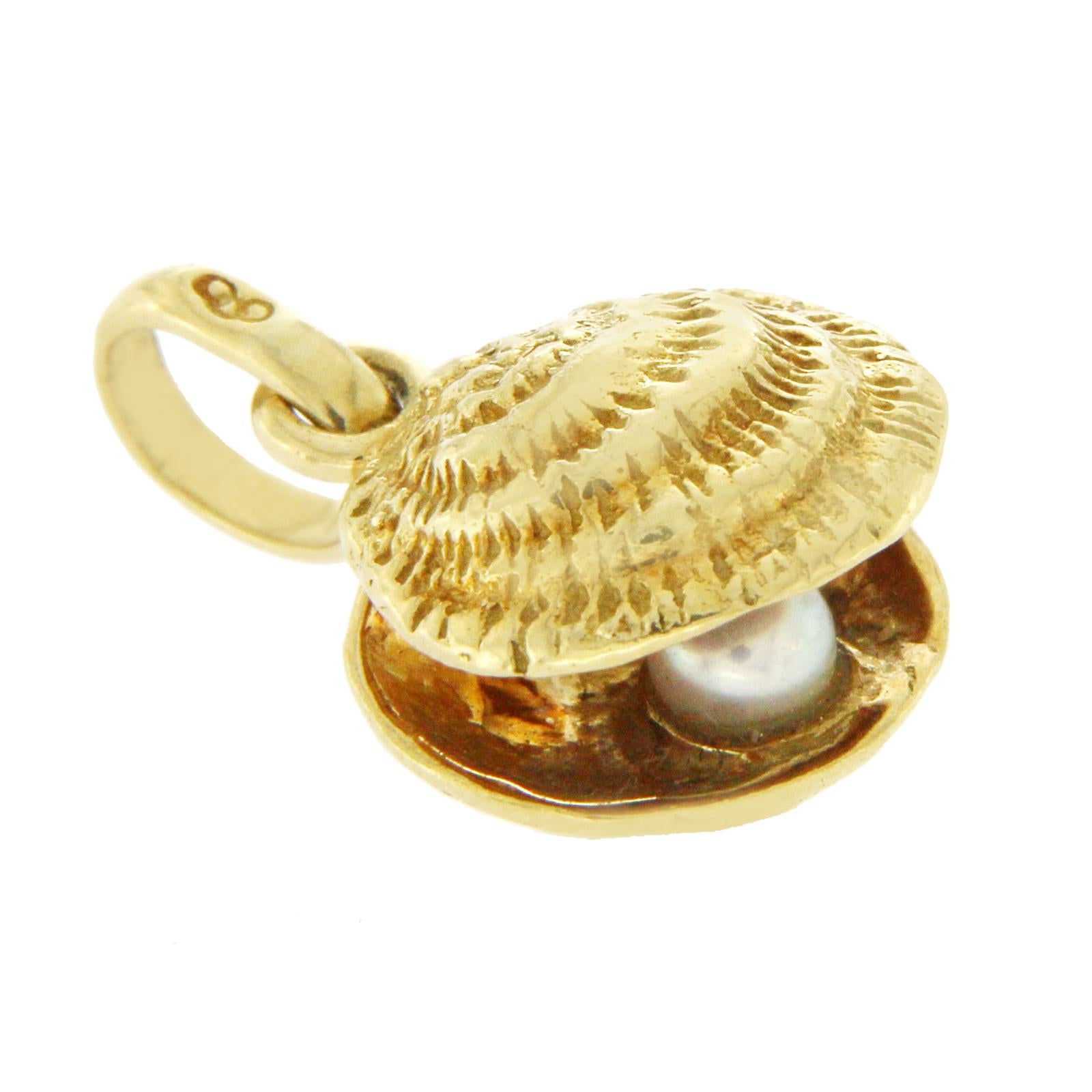 Links of London 18 Karat Yellow Gold Shell and Pearl Pendant Charm