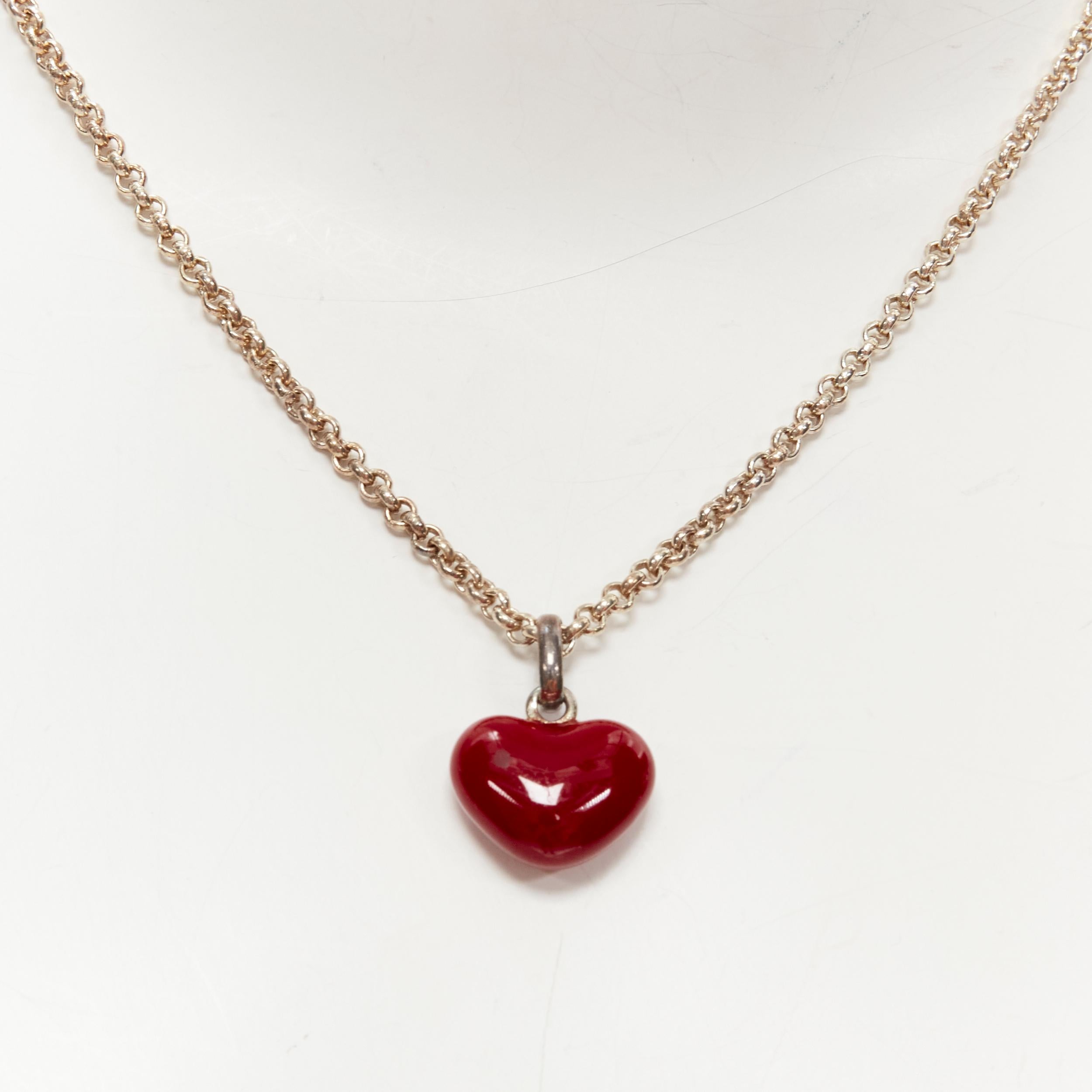 LINKS OF LONDON 925 silver red heart charm pendant chain necklace
Reference: ANWU/A00278
Brand: Links of London
Material: Metal
Color: Red, Silver
Pattern: Solid
Closure: Push Clasp

CONDITION:
Condition: Fair, this item was pre-owned and is in fair