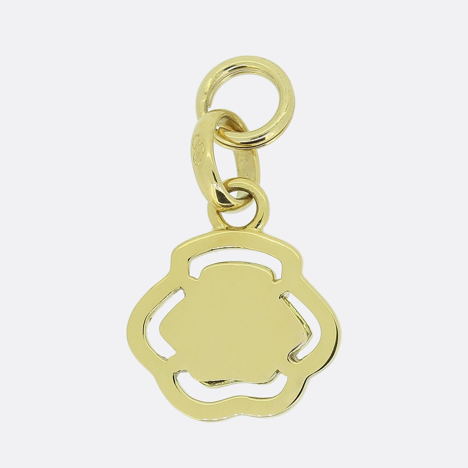 Here we have an 18ct yellow gold charm from the world-renowned (now retired) British jewellery designer, Links of London. This particular piece has been crafted into the shape of a sea shell accompanied by an open frame consisting of a single row of