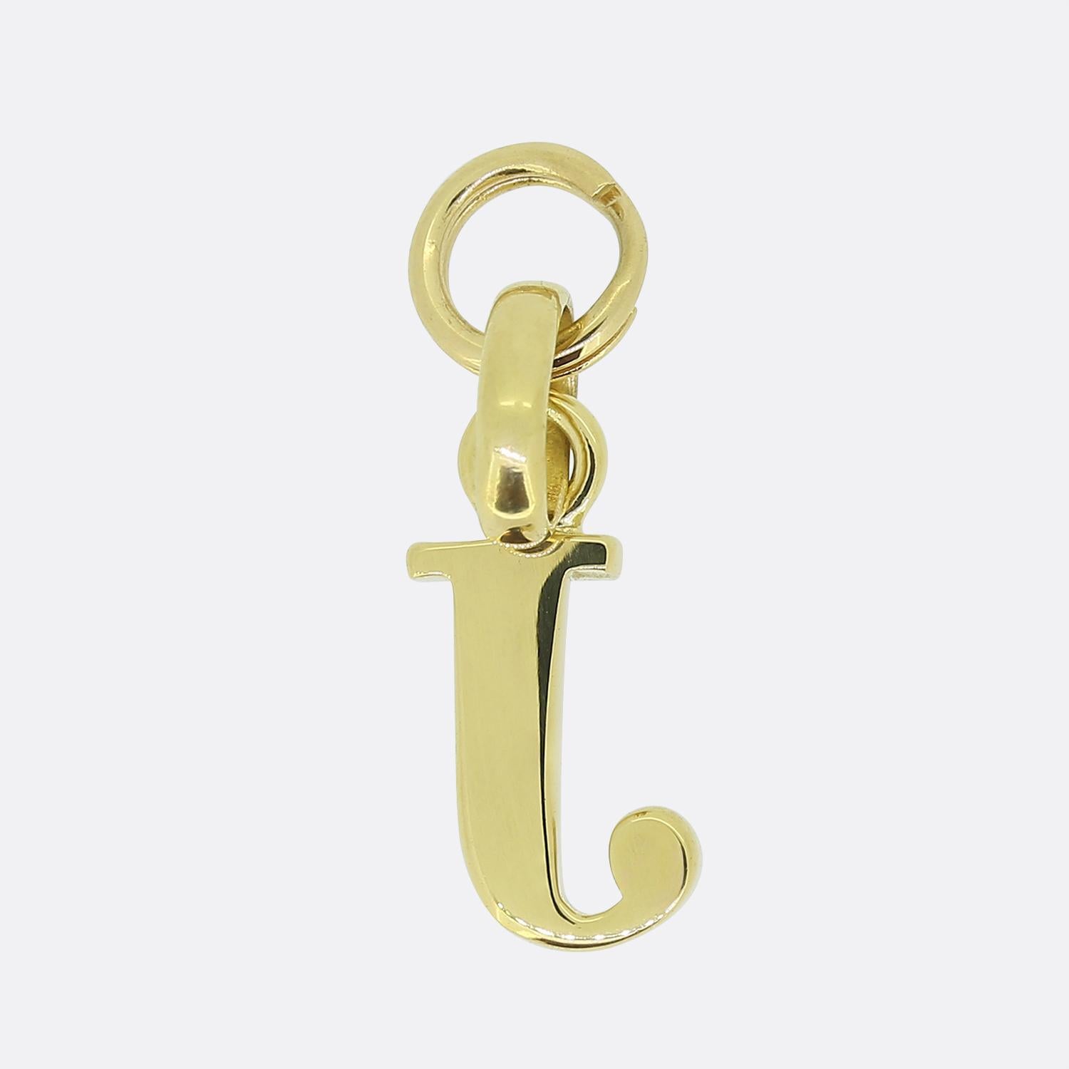 Here we have an 18ct yellow gold charm from the world-renowned (now retired) British jewellery designer, Links of London. This particular piece has been crafted into the shape of the letter 'J'. Due to its size this charm could also work equally