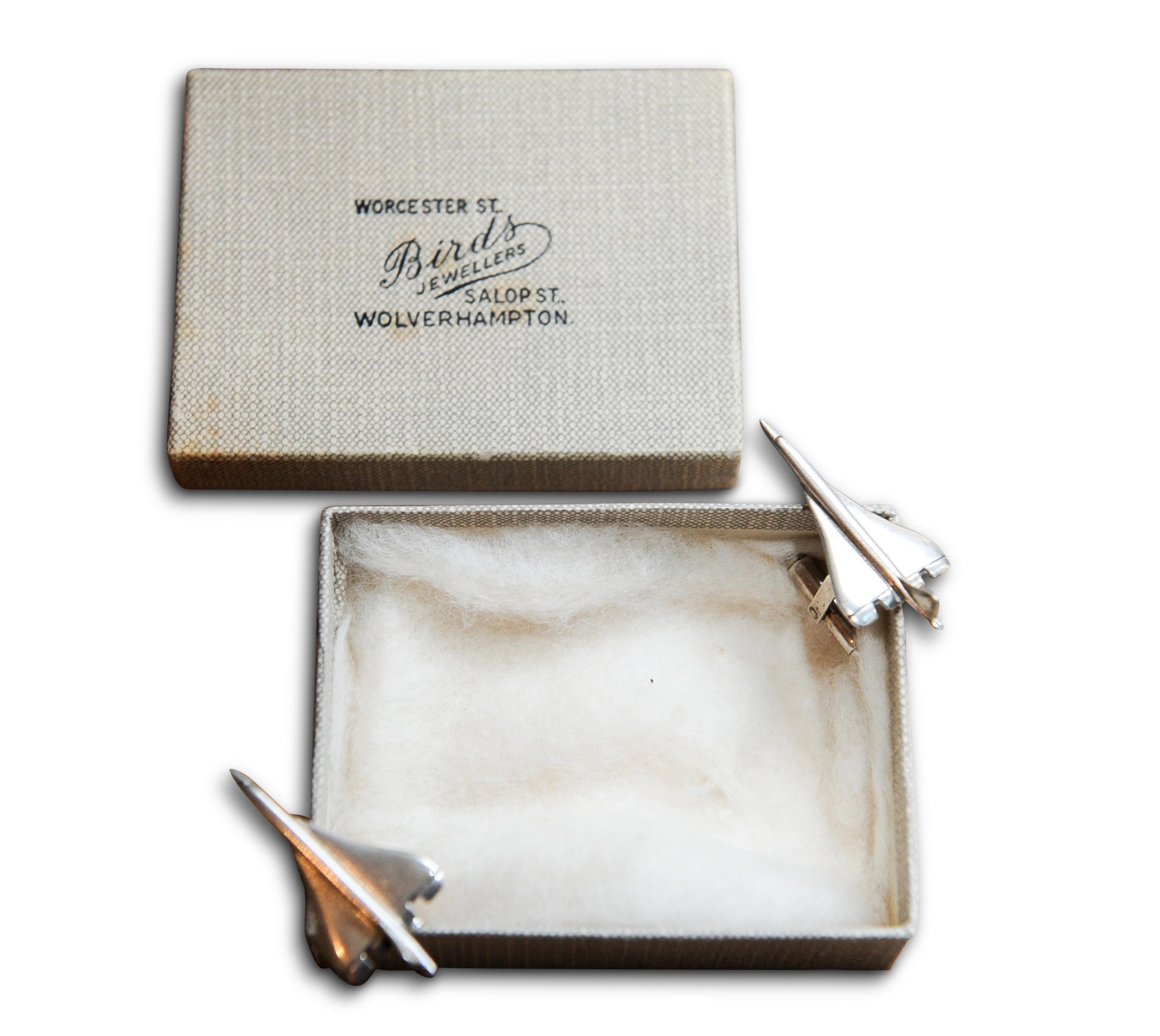 English Links of London Pair of Solid Silver Cuff Links Modelled on the Iconic Concorde For Sale