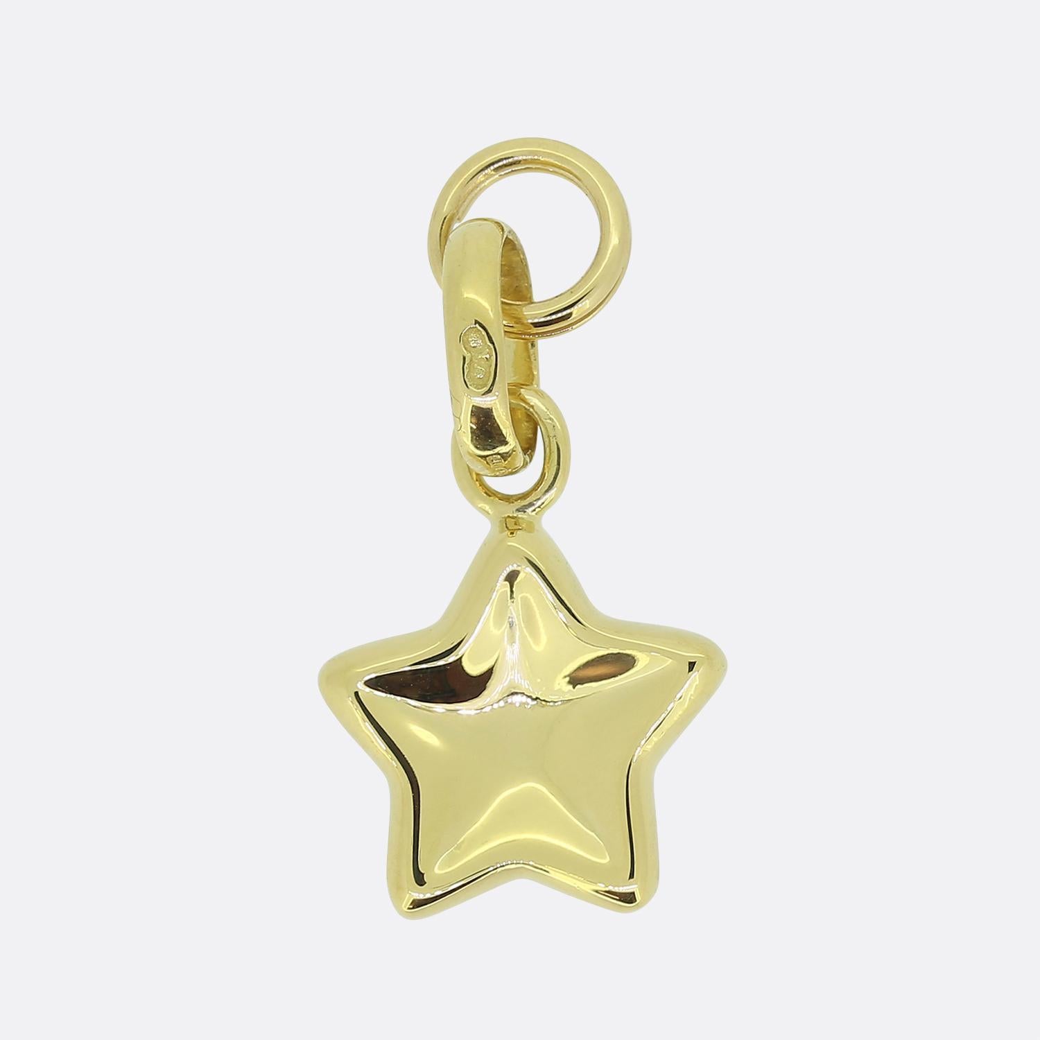 Here we have an 18ct yellow gold charm from the world-renowned (now retired) British jewellery designer, Links of London. This particular piece has been crafted into the shape of a five-pointed, thumb print star. Due to its size this charm could