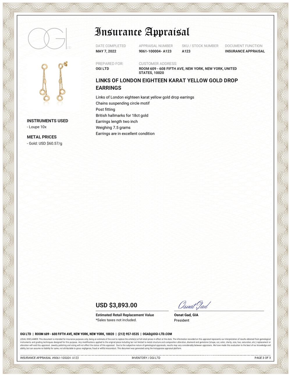 Vintage Links of London chains suspending circle motif 18 karat yellow gold drop earrings.
Links of London is a British jewelry brand founded in 1990 by Annoushka Ducas and her husband John Ayton. They specialize in producing high-quality jewelry