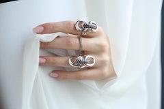 Links Ring with Black Spinel