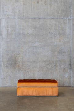 Linna Handgefertigter Ottoman von Rytsola, Stoff und Eiche, Modernes Design, Finnland