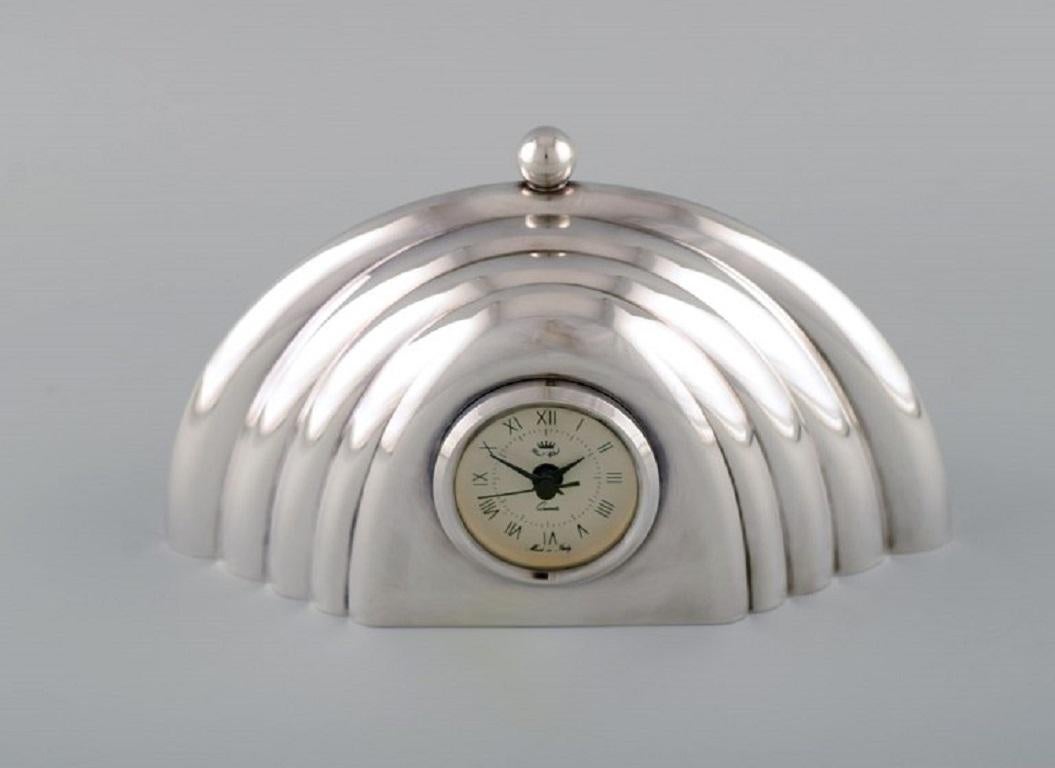 Lino Sabattini (1925-2016), Italy. Table watch in silver-plated metal. Art deco style. 1980s.
Measures: 21.5 x 11.5 cm.
In excellent condition.
Stamped.