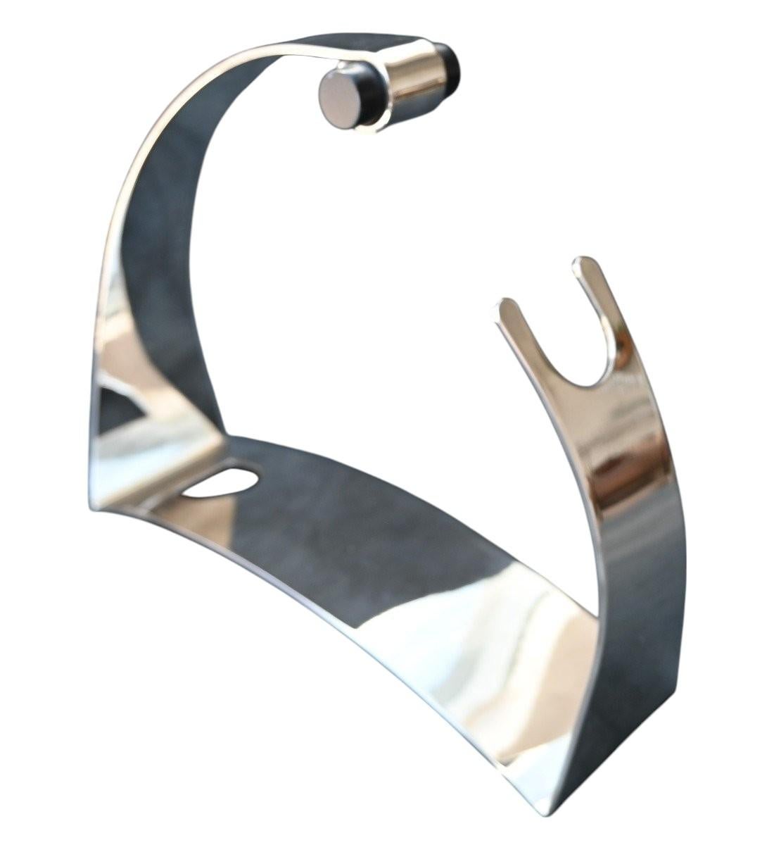Lino Sabattini (1925-2016) Porte-bouteille moderniste en métal argenté, 1970 Bon état - En vente à Bilzen, BE