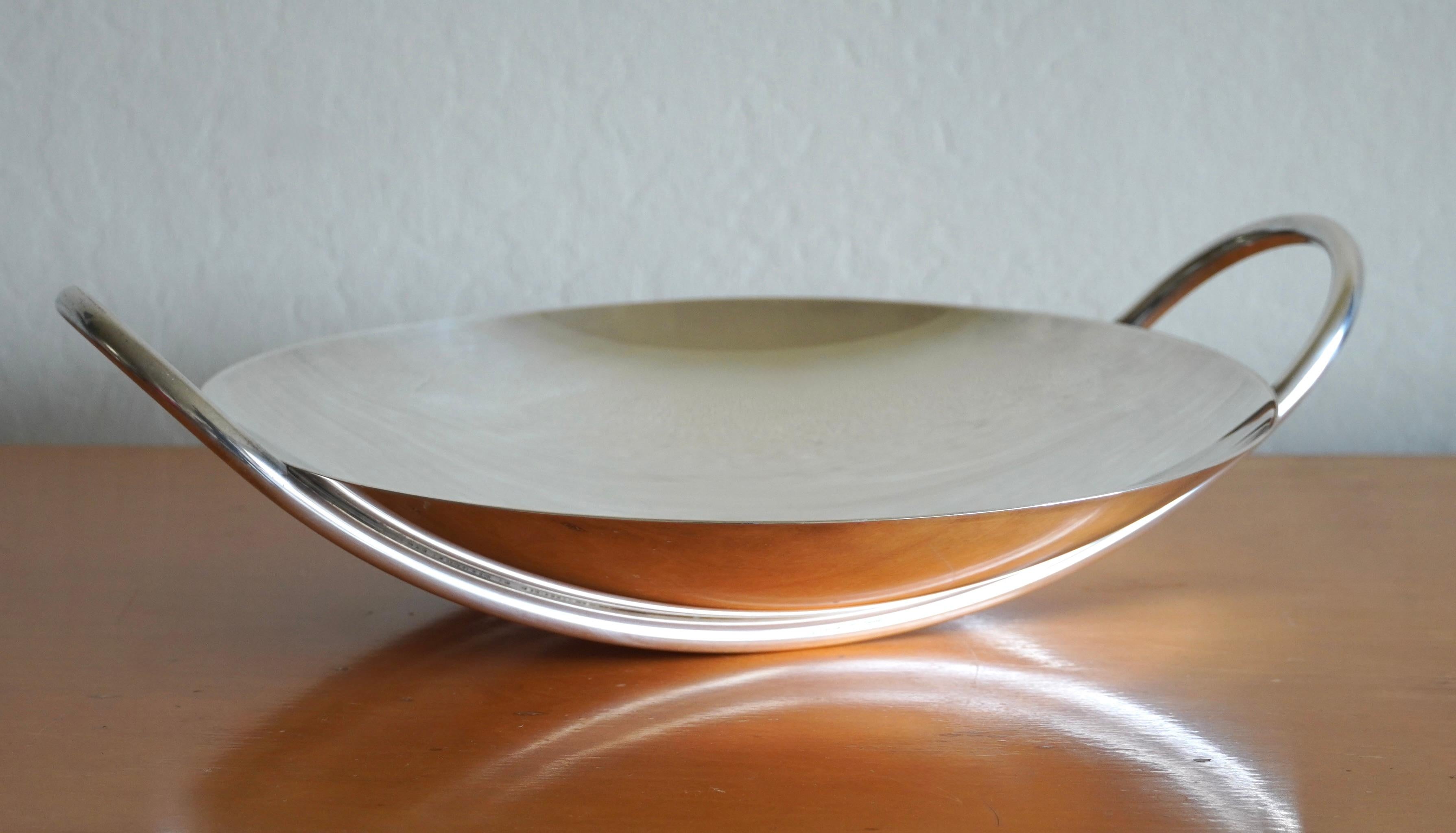 Mid-Century Modern Lino Sabattini (1926-2016) Modernist Silverplate Fruit Bowl For Sale